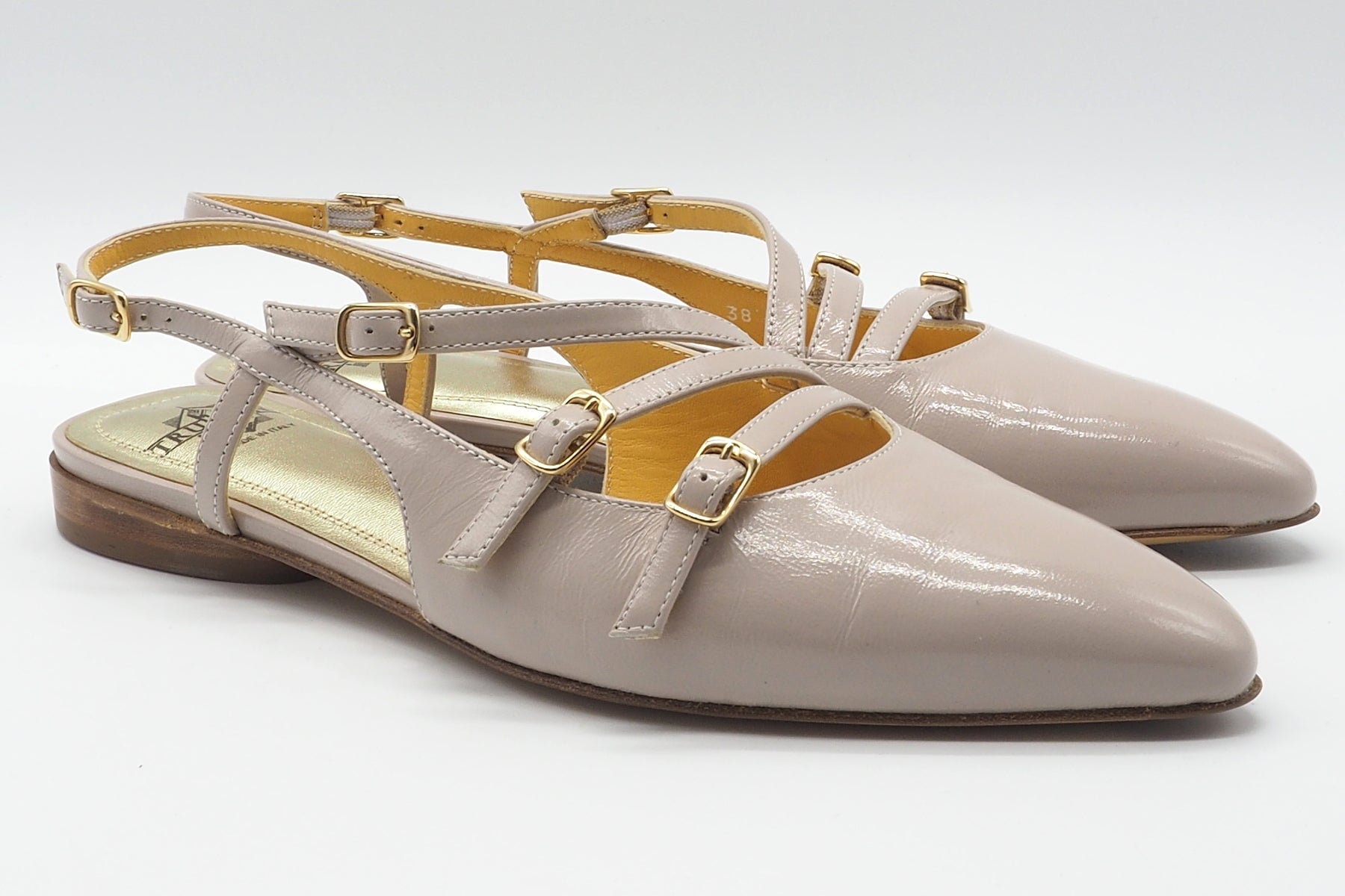 Damen Sling mit Riemchen aus softem Lackleder in Creme Damen Pumps & Slings Truman´s