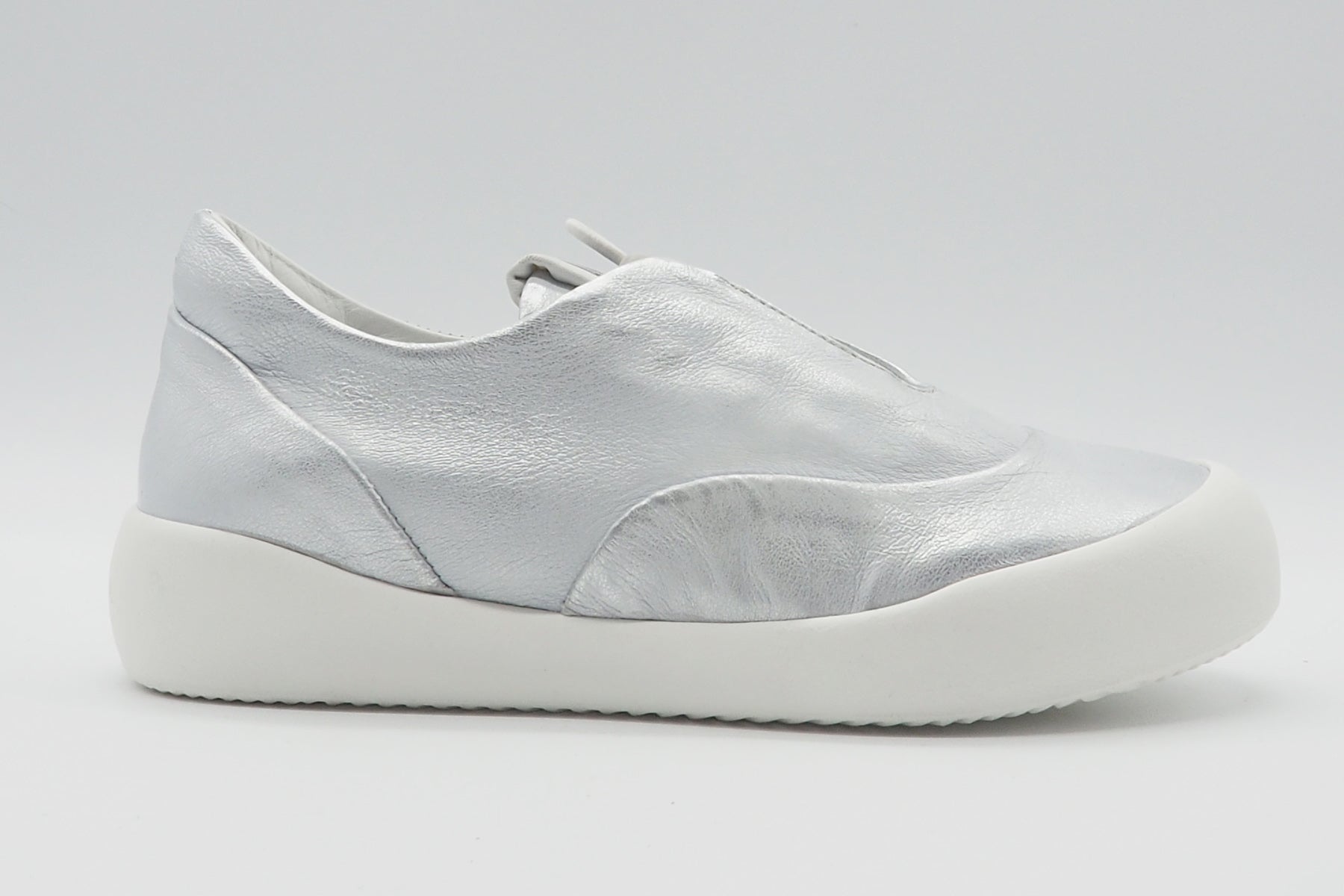 Damen Slip-in-Sneaker aus Metallicleder in Silber Damen Sneaker Andia Fora