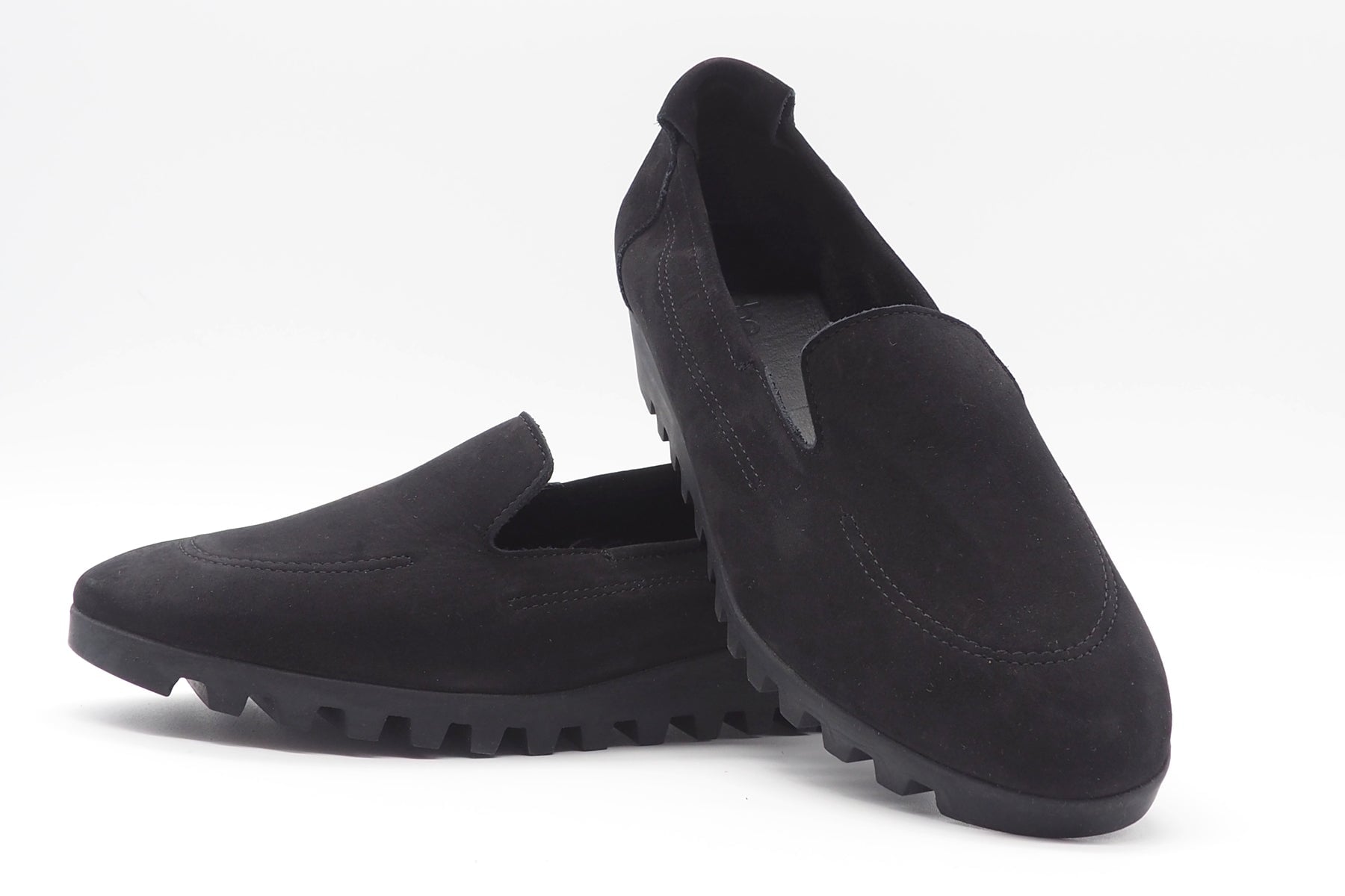 Damen Slipper aus softem Nubukleder in Schwarz - Lomhoo Damen Loafers & Schnürer Arche