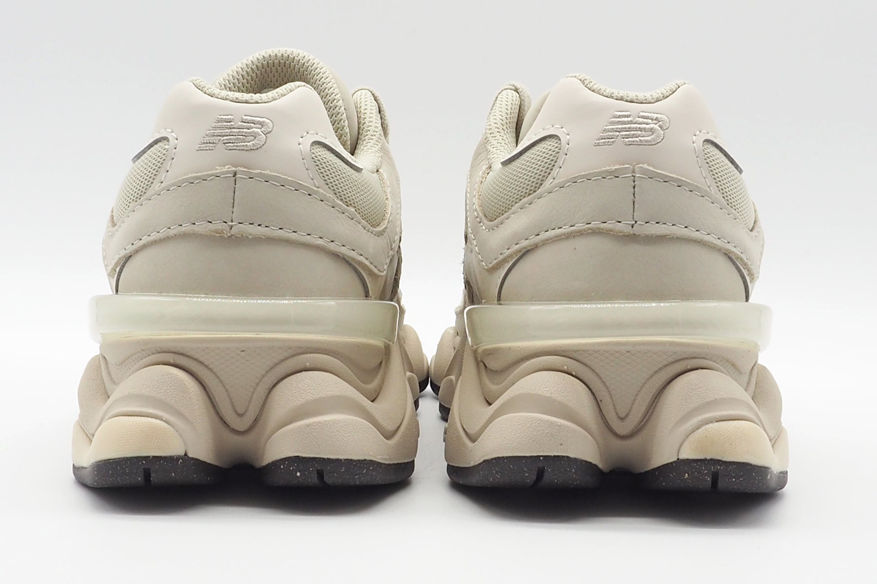 Damen Sneaker 9060 aus Nubuk & Mesh in Creme - Kultmodell Damen Sneaker New Balance