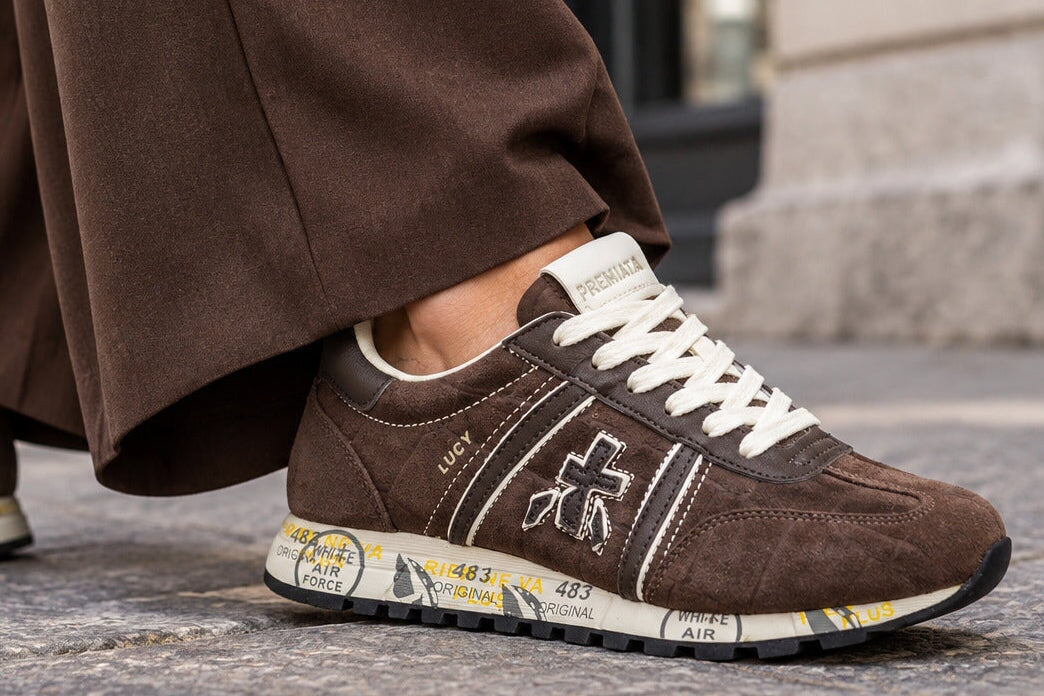 Damen Sneaker aus geprägtem Velours in Krokoptik in Dunkelbraun - Lucy Damen Sneaker Premiata