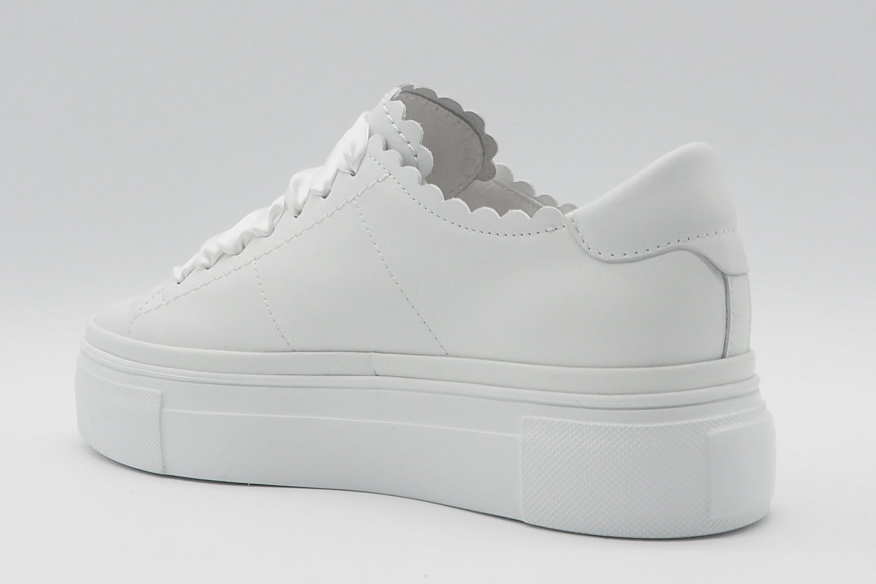 Damen Sneaker aus Glattleder in Weiß mit Pleatausohle Damen Sneaker Kennel & Schmenger