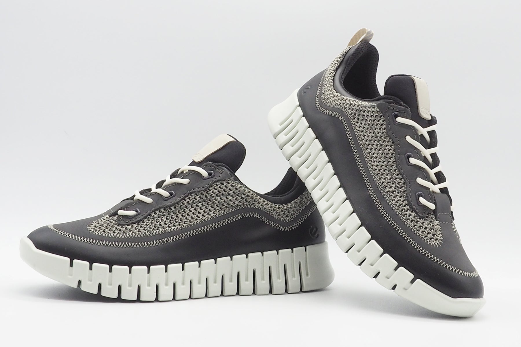 Damen Sneaker aus Leder & Strick in Grau/Schwarz - Gruuv Damen Sneaker Ecco
