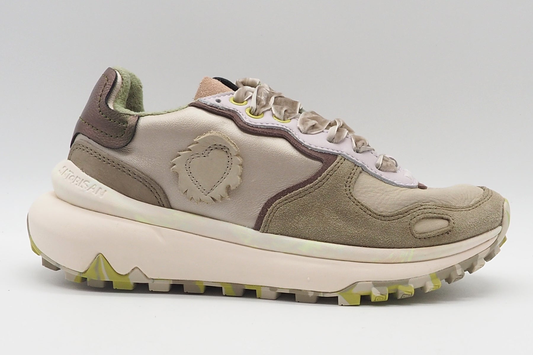 Damen Sneaker aus Leder & Velours in Neutral - Chacrona-Metta Damen Sneaker Satorisan