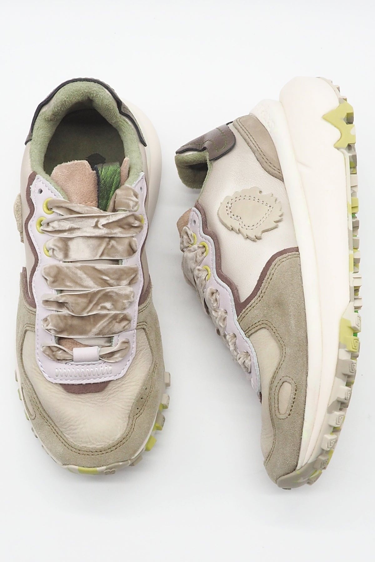 Damen Sneaker aus Leder & Velours in Neutral - Chacrona-Metta Damen Sneaker Satorisan