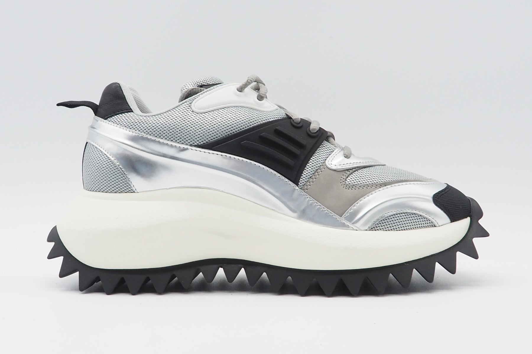 Damen Sneaker aus Mesh & Leder in Silber & Schwarz Damen Sneaker Vic Matié