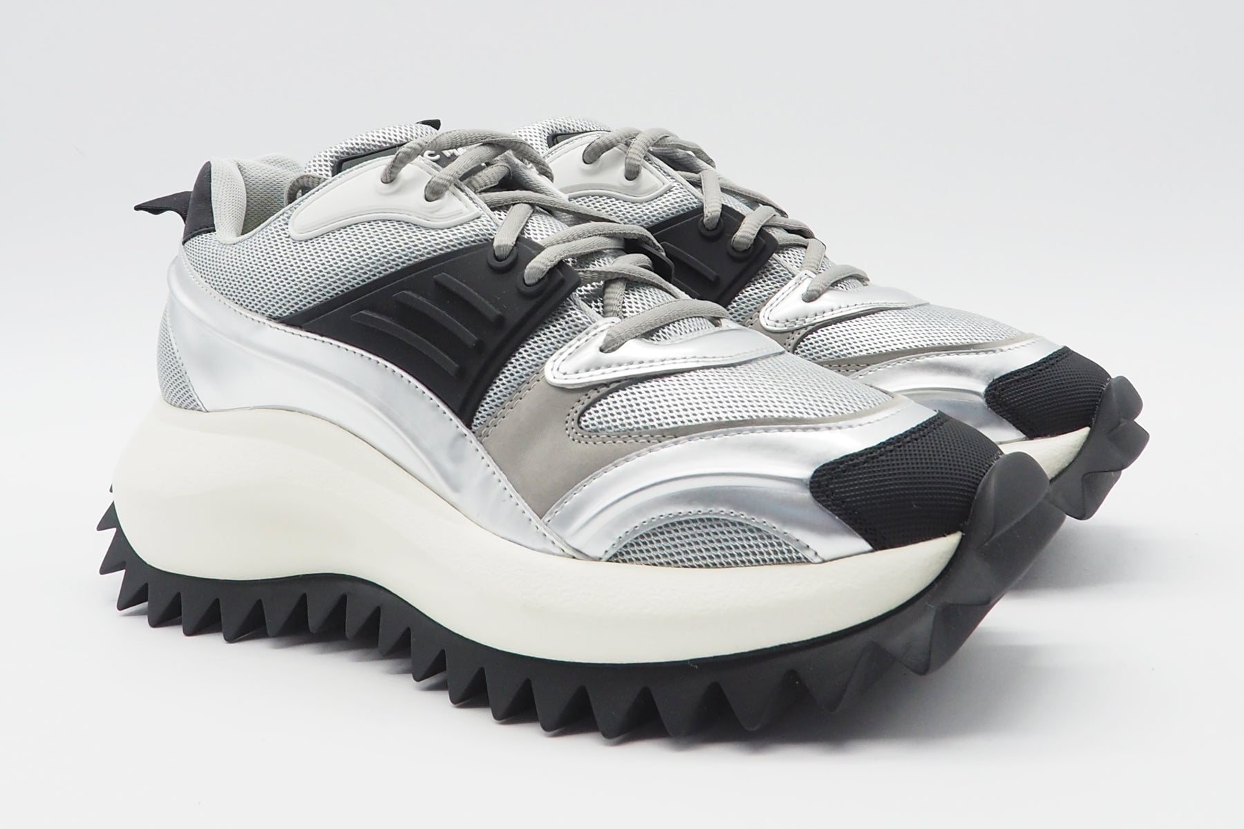 Damen Sneaker aus Mesh & Leder in Silber & Schwarz Damen Sneaker Vic Matié