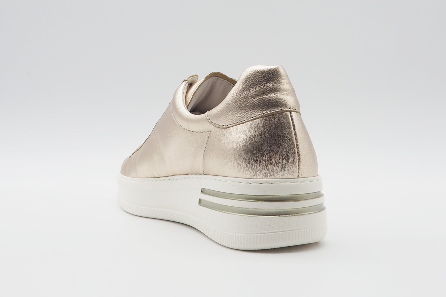 Damen Sneaker aus Metallicleder in Gold Damen Sneaker Gabor