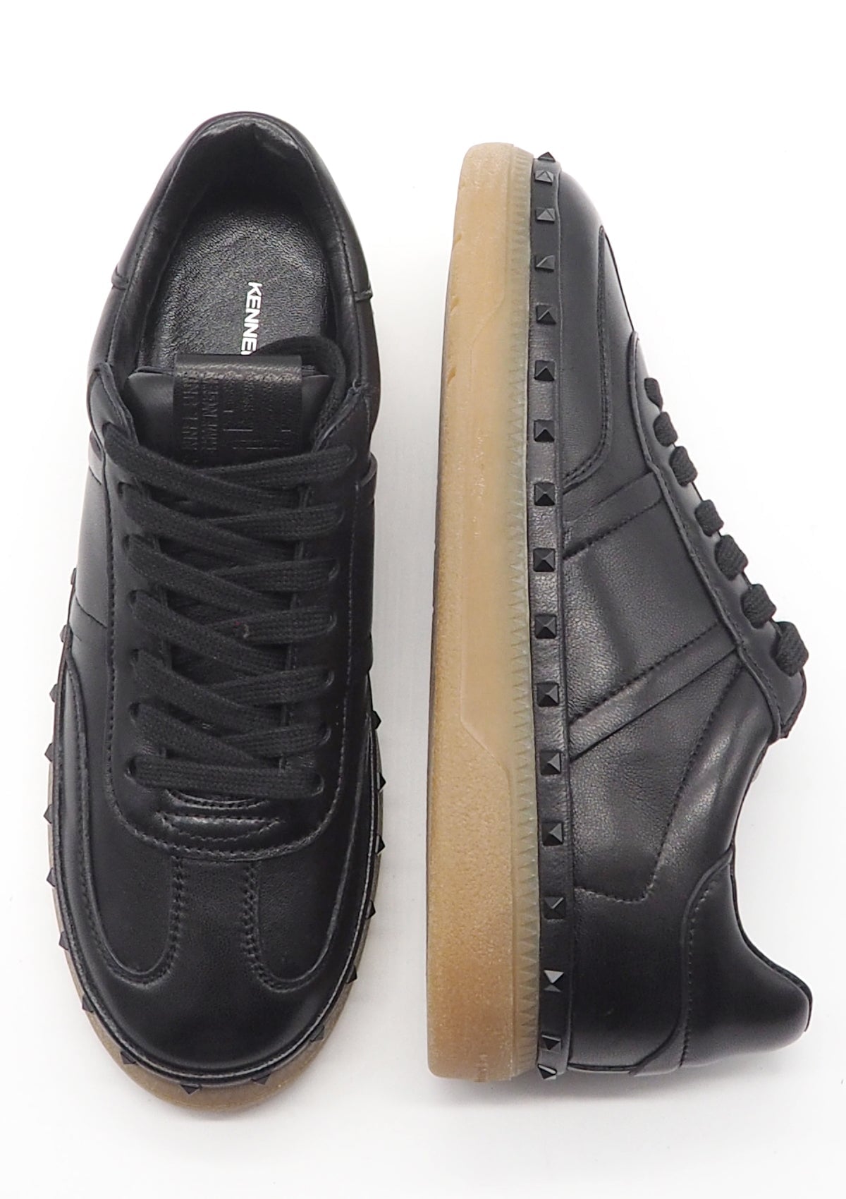 Damen Sneaker im Retrostil aus Leder in Schwarz mit Nieten Damen Sneaker Kennel & Schmenger