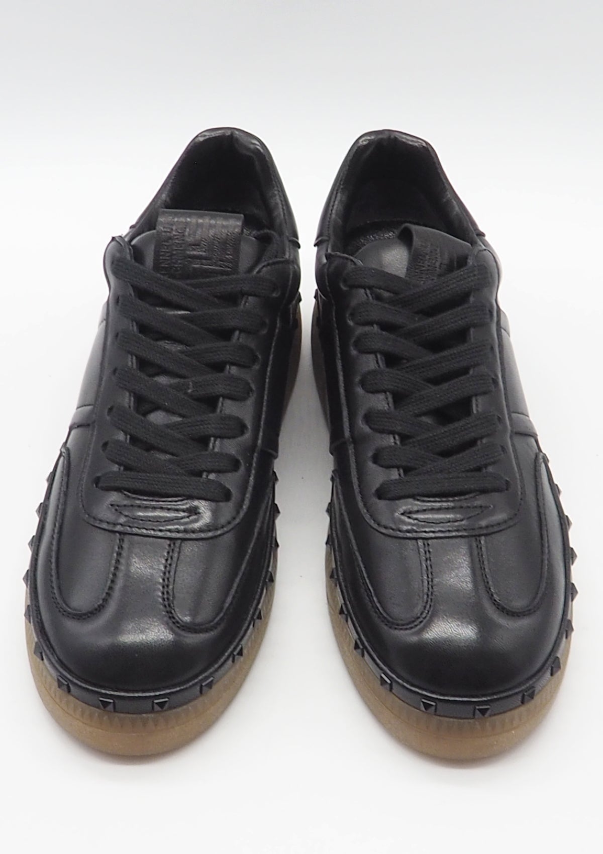 Damen Sneaker im Retrostil aus Leder in Schwarz mit Nieten Damen Sneaker Kennel & Schmenger