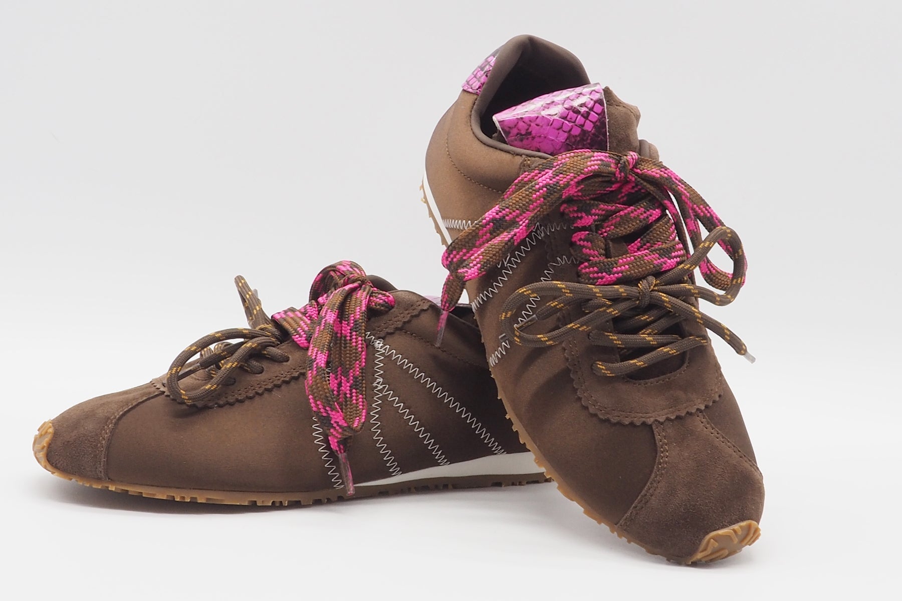 Damen Sneaker in Retrostil aus Satin & Velours in Braun & Pink Damen Sneaker Massimo Santini