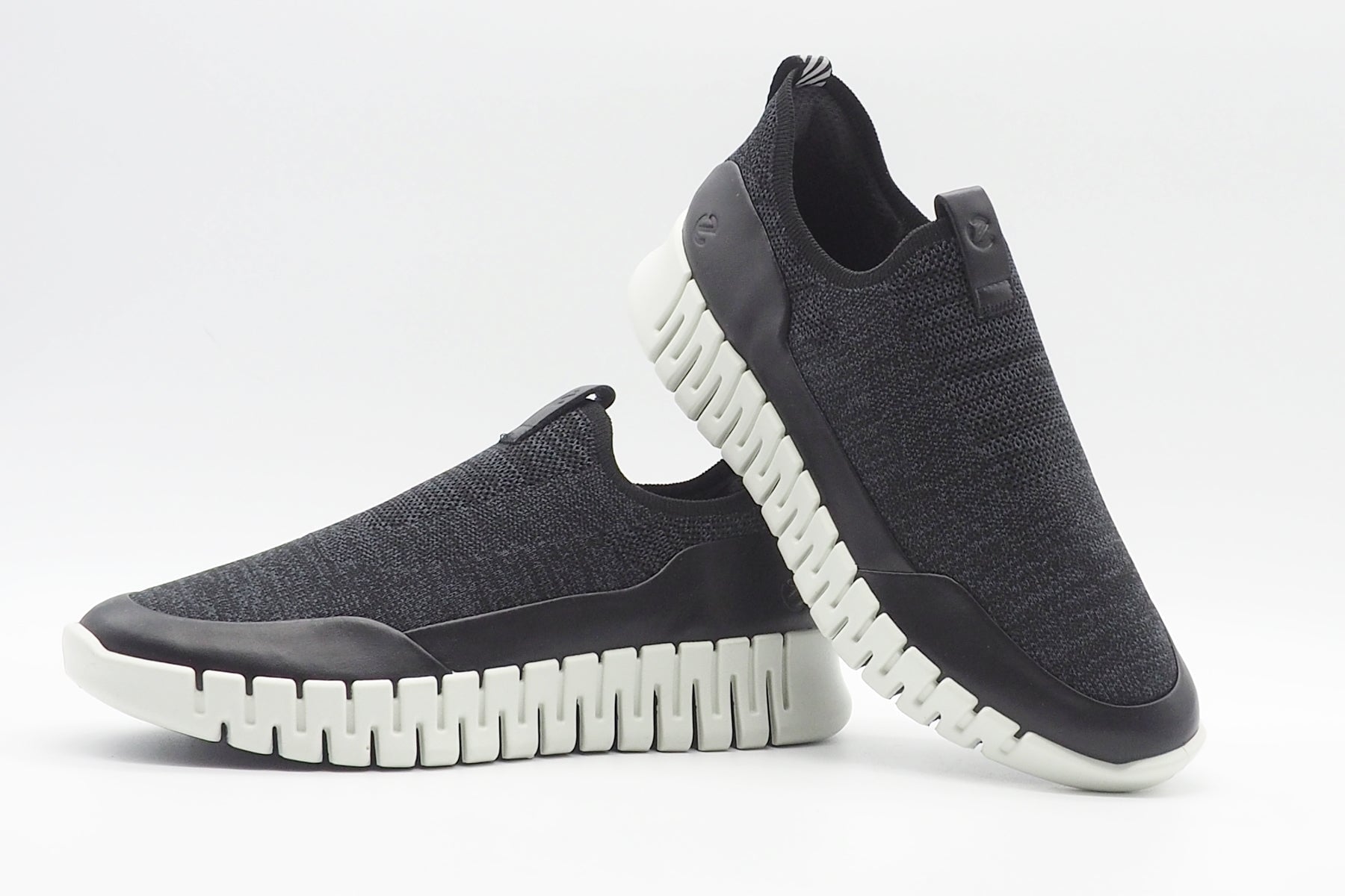 Damen Sneaker zum Schnlüpfen aus Leder & Strick in Schwarz - Gruuv Damen Sneaker Ecco