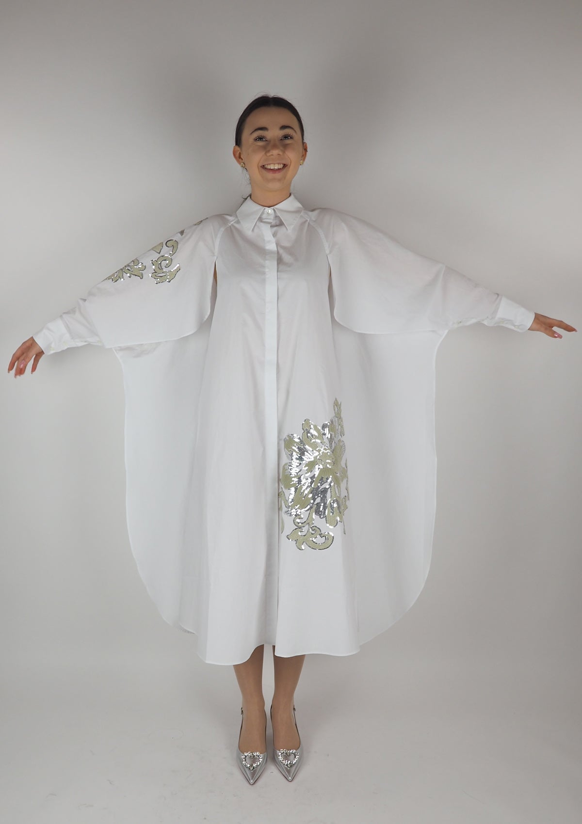 Damen Sommerkleid in Weiß mit Blütenstickerei Damen Kleid Psophia