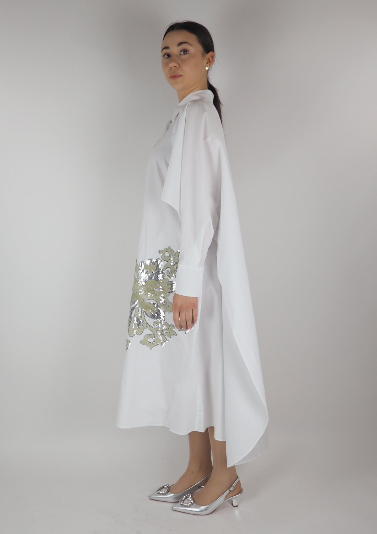 Damen Sommerkleid in Weiß mit Blütenstickerei Damen Kleid Psophia