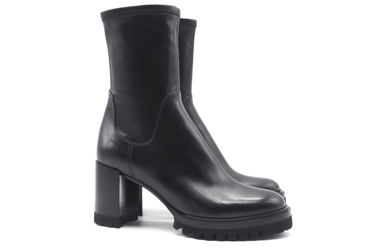 Damen Stiefelette aus Lederstretch in Schwarz mit Profilsohle - 7 cm Absatz Damen Stiefeletten Truman´s