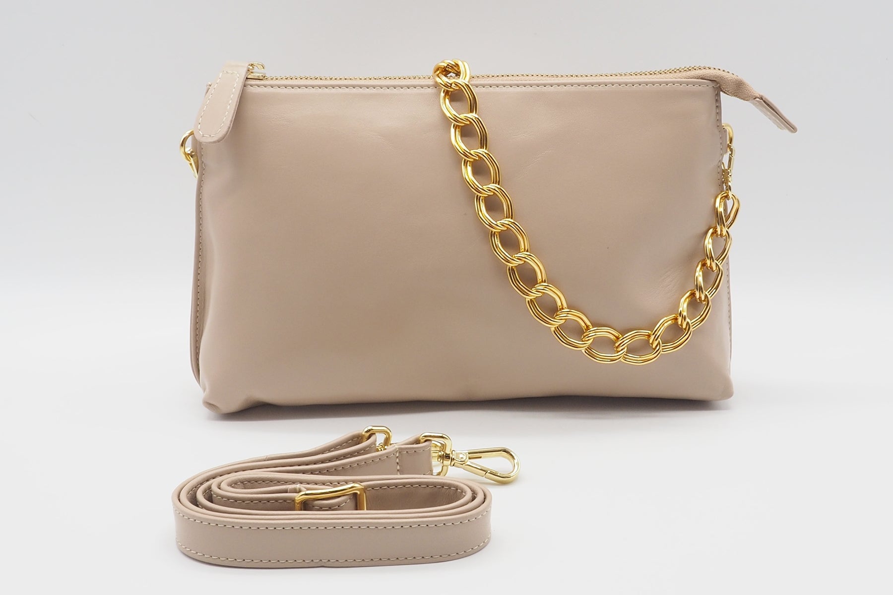 Damen Tasche aus Leder in Nude - mit Lederriemen & Metallkette Damen Clutchbag Brunate