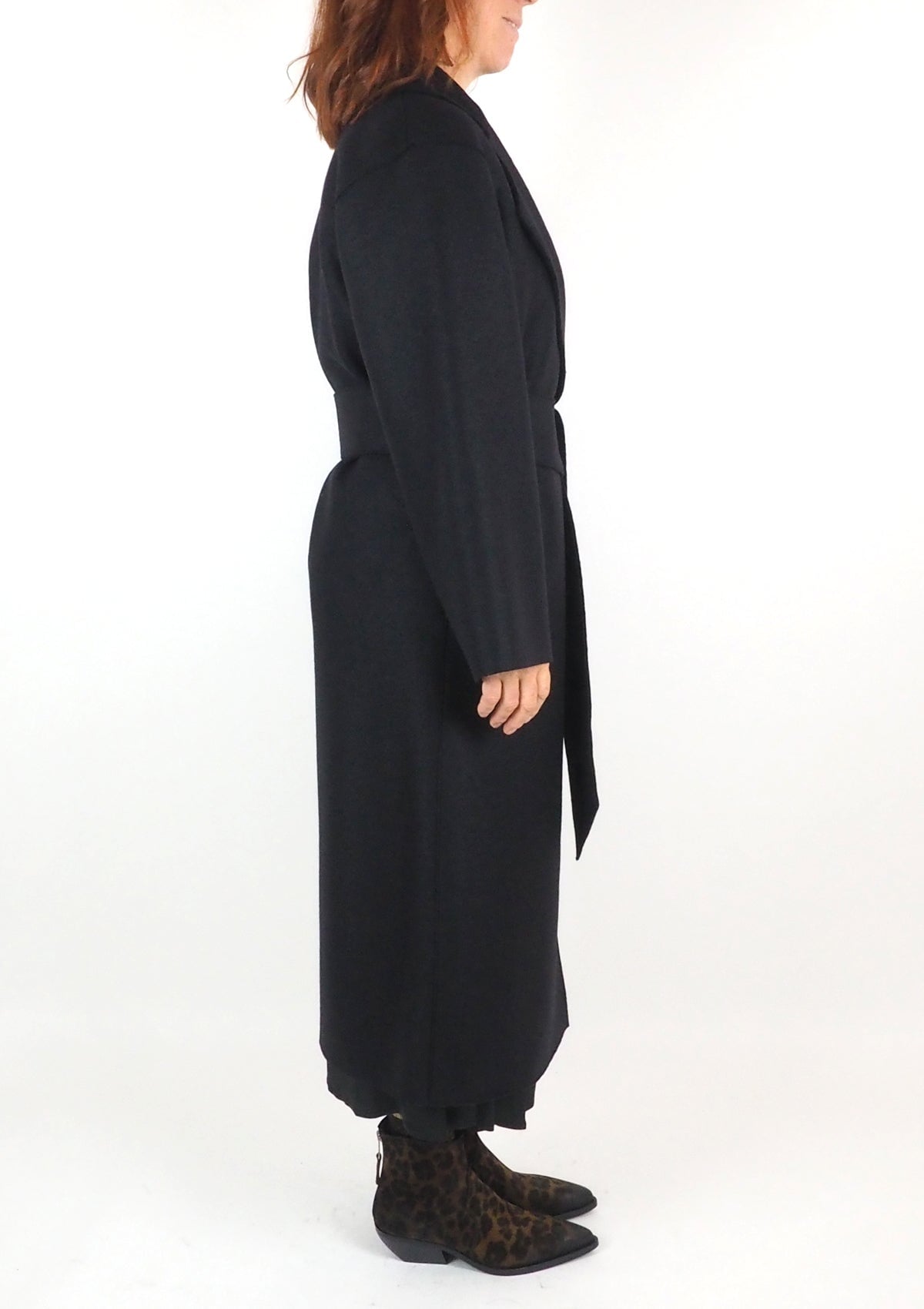 Damenmantel aus feinster Wolle mit breitem Gürtel zum Binden - in Schwarz Damen Mantel Harris Wharf London