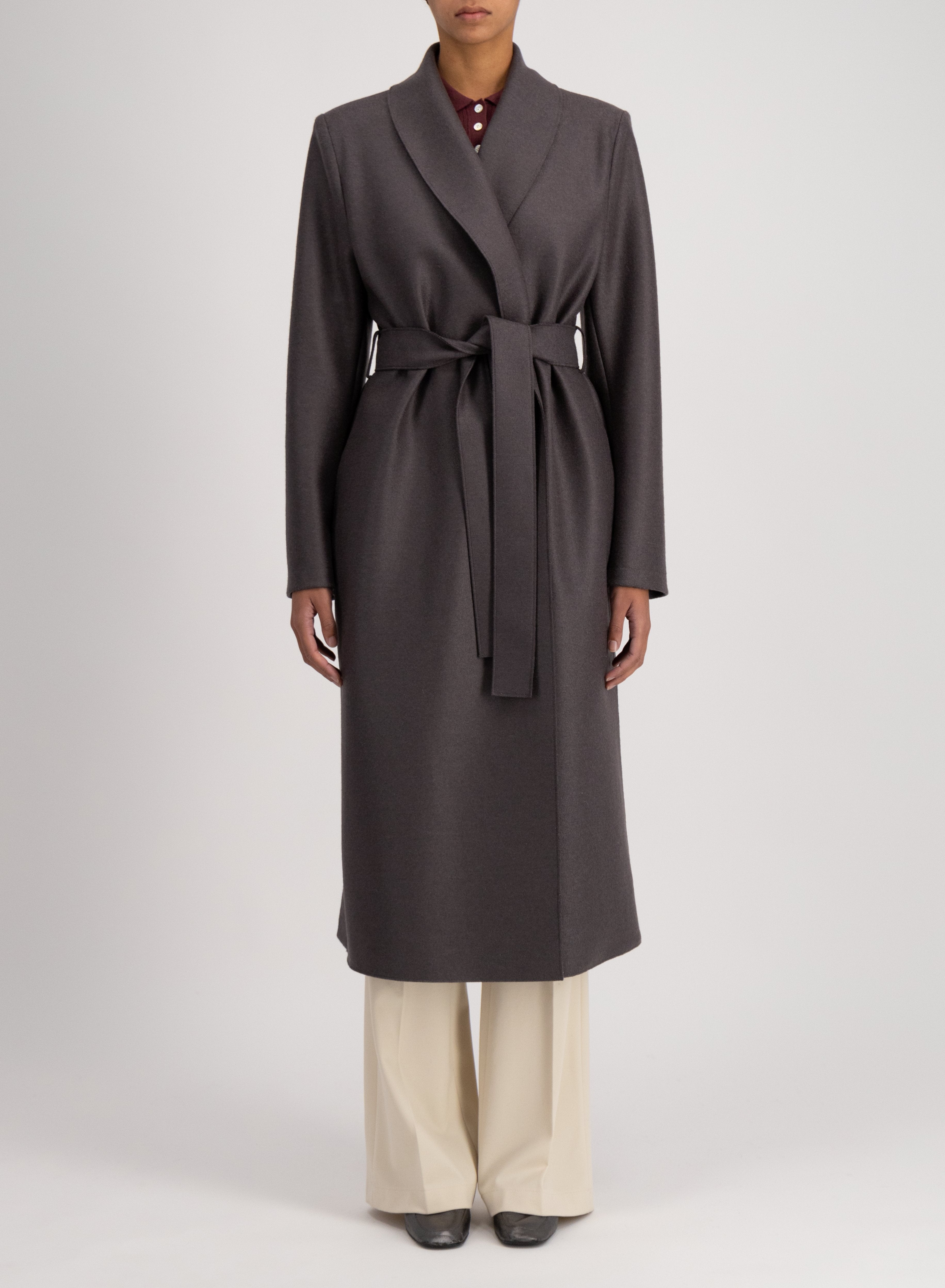 Damenmantel aus feinster Wolle mit Reverskragen mit Gürtel - in Grau Damen Mantel Harris Wharf London