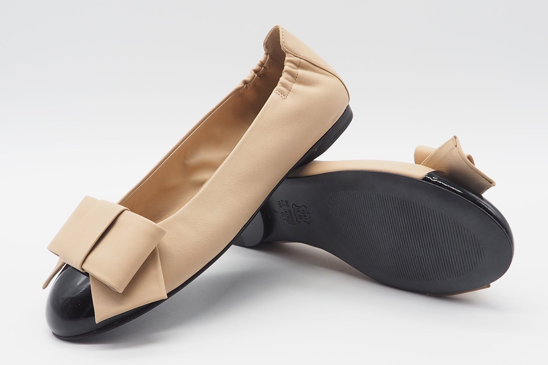 Edle Damen Ballerinas aus Leder in Skin & schwarzer Lackspitze Damen Ballerinas Kennel & Schmenger