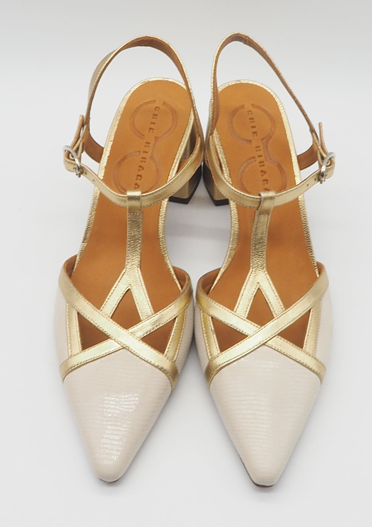 Eleganter Damen Sling aus Sand & Gold mit T-Spange & Blockabsatz 7 cm - Acatia Damen Pumps & Slings Chie Mihara