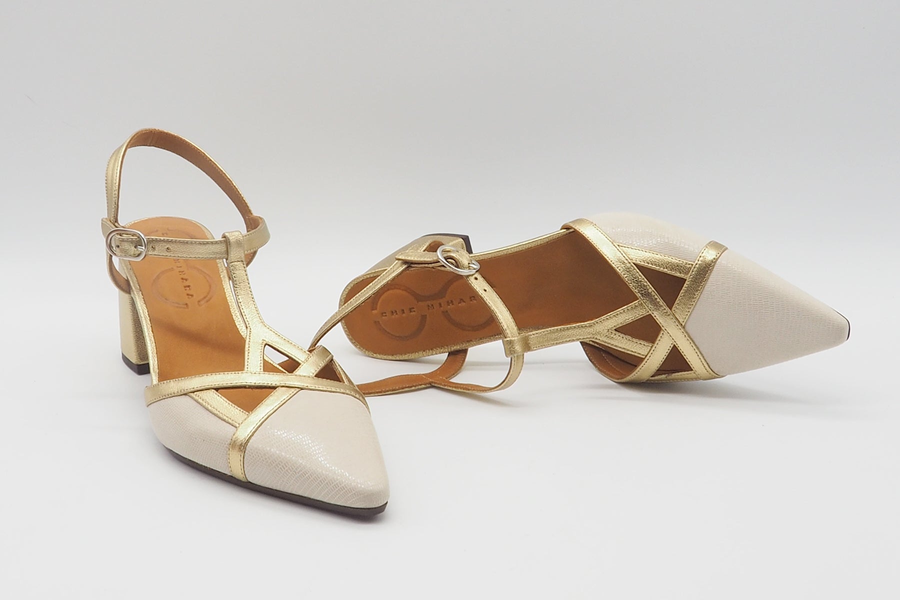 Eleganter Damen Sling aus Sand & Gold mit T-Spange & Blockabsatz 7 cm - Acatia Damen Pumps & Slings Chie Mihara