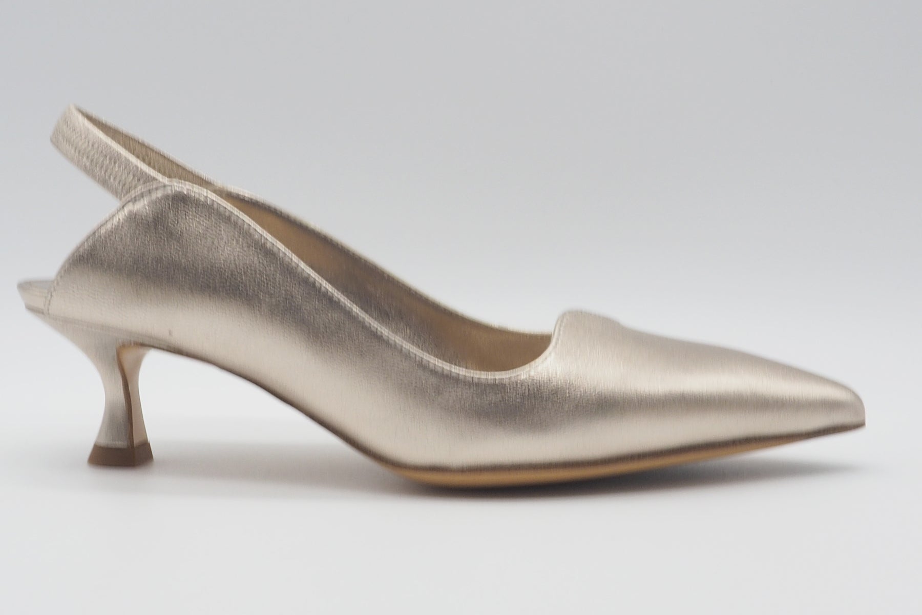 Eleganter spitzer Damen Sling in Metallicleder Platin - 5 cm Absatz Damen Pumps & Slings Mara Bini