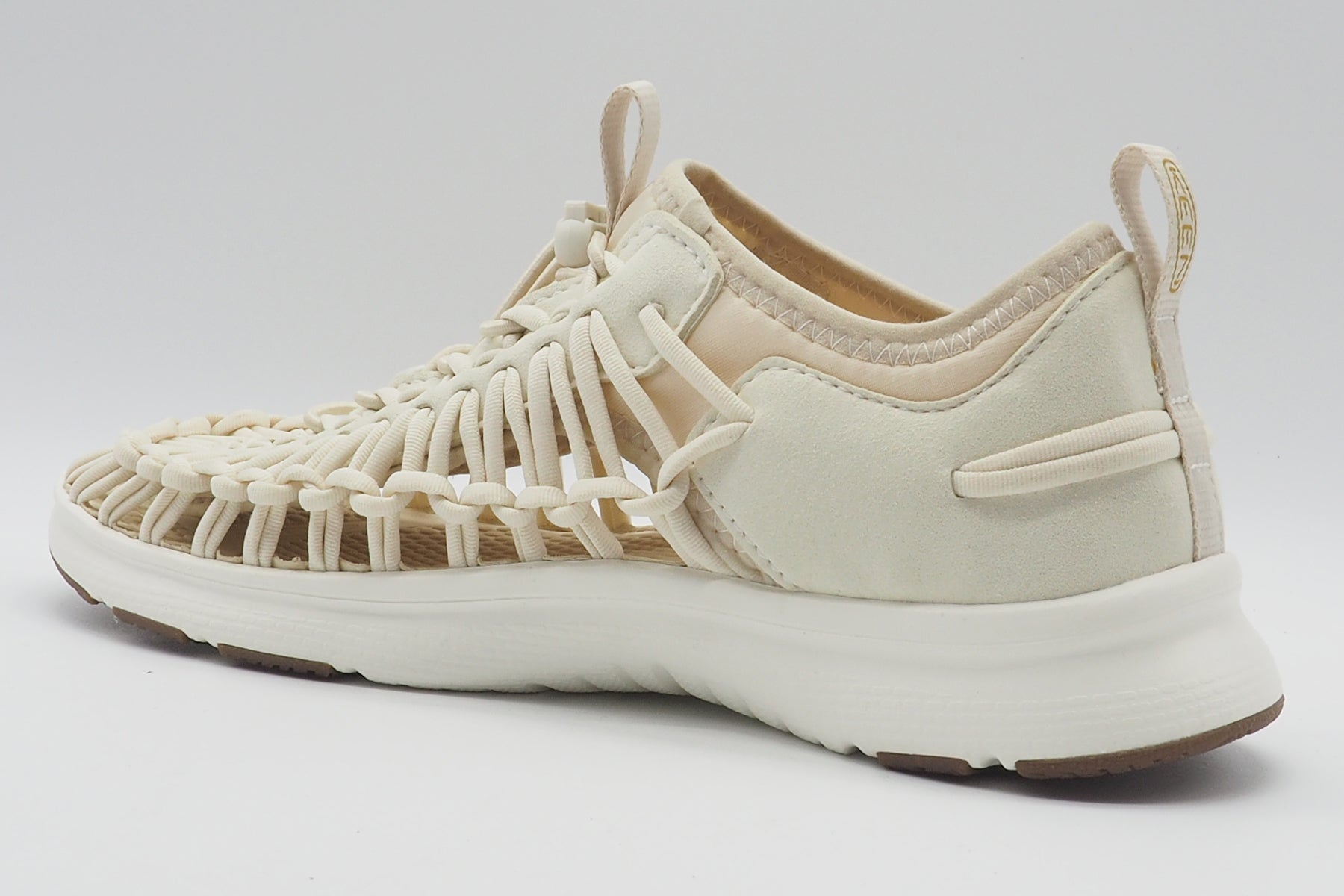 Fersengeschlossene Damen Sandale aus technischer Faser in Creme - Uneek Damen Sandale Keen