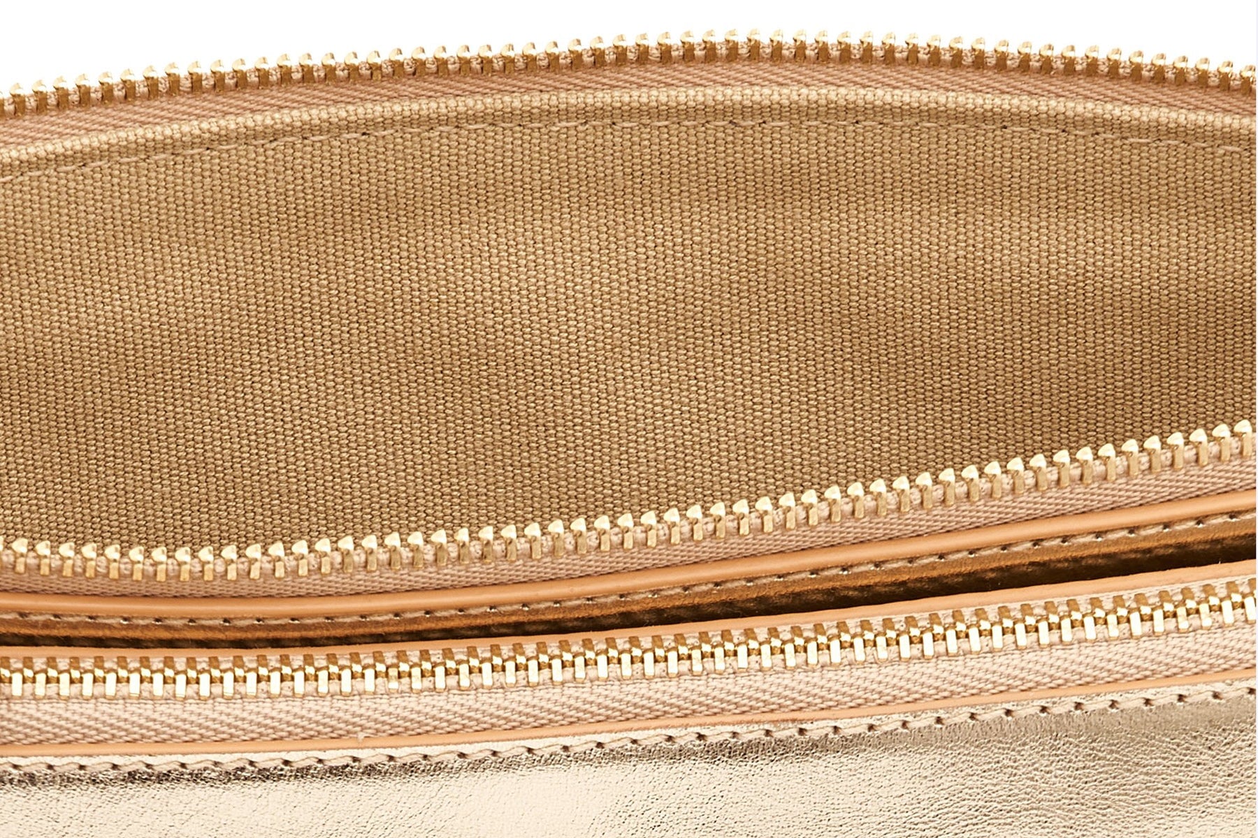 Flache Crossbodybag aus laminiertem Naturleder in Gold - Roseto Taschen Crossbody & Schultertasche Il Bisonte