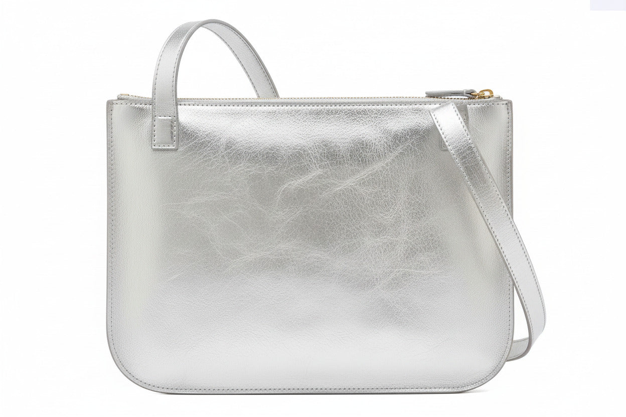 Flache Crossbodybag aus laminiertem Naturleder in Gold - Roseto Taschen Crossbody & Schultertasche Il Bisonte