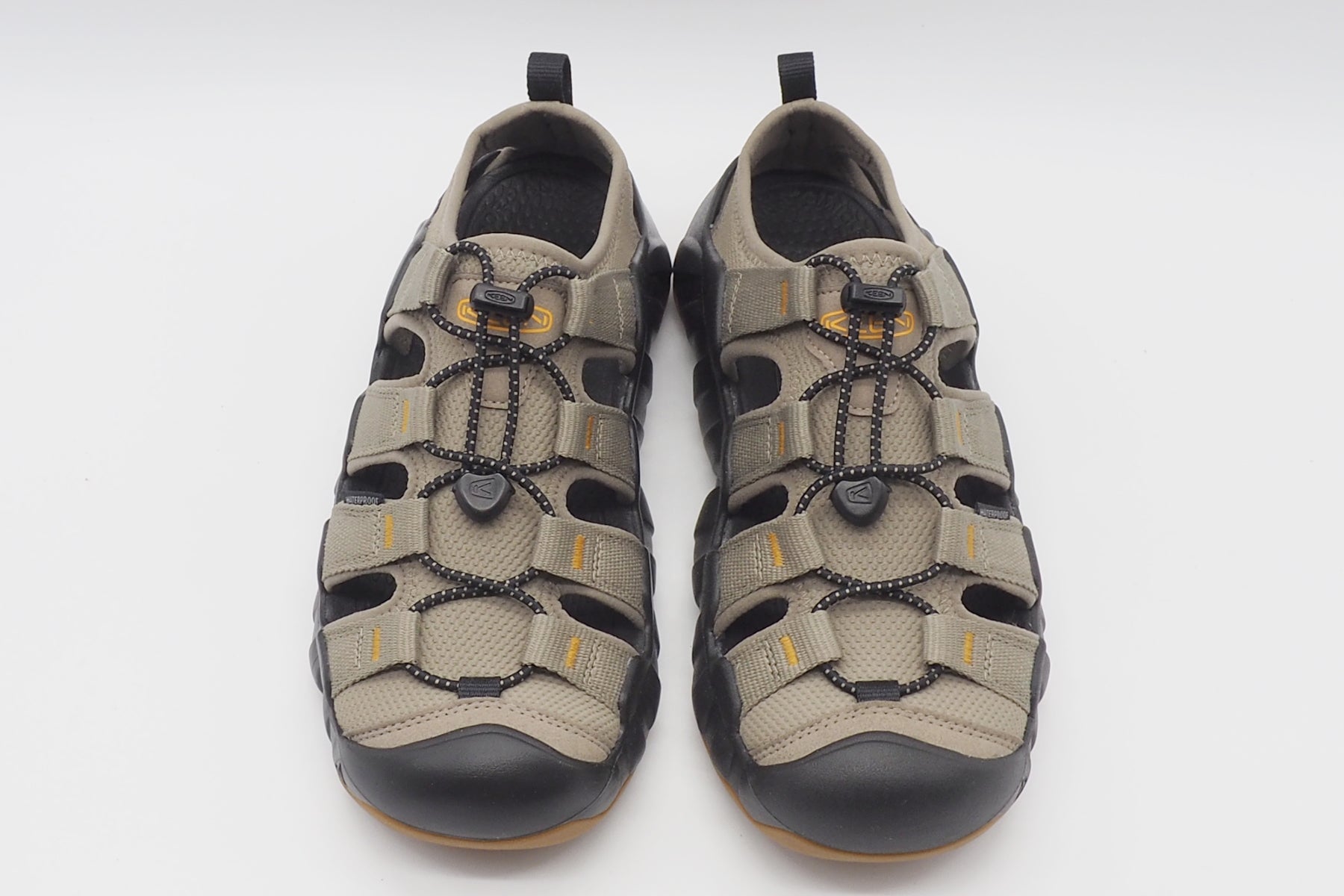 Herren Outdoor geschlossene Sandale aus technischer Faser in Oliv Herren Sommer Schuhe Keen