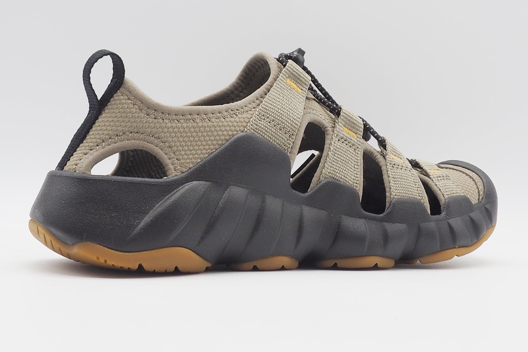 Herren Outdoor geschlossene Sandale aus technischer Faser in Oliv Herren Sommer Schuhe Keen