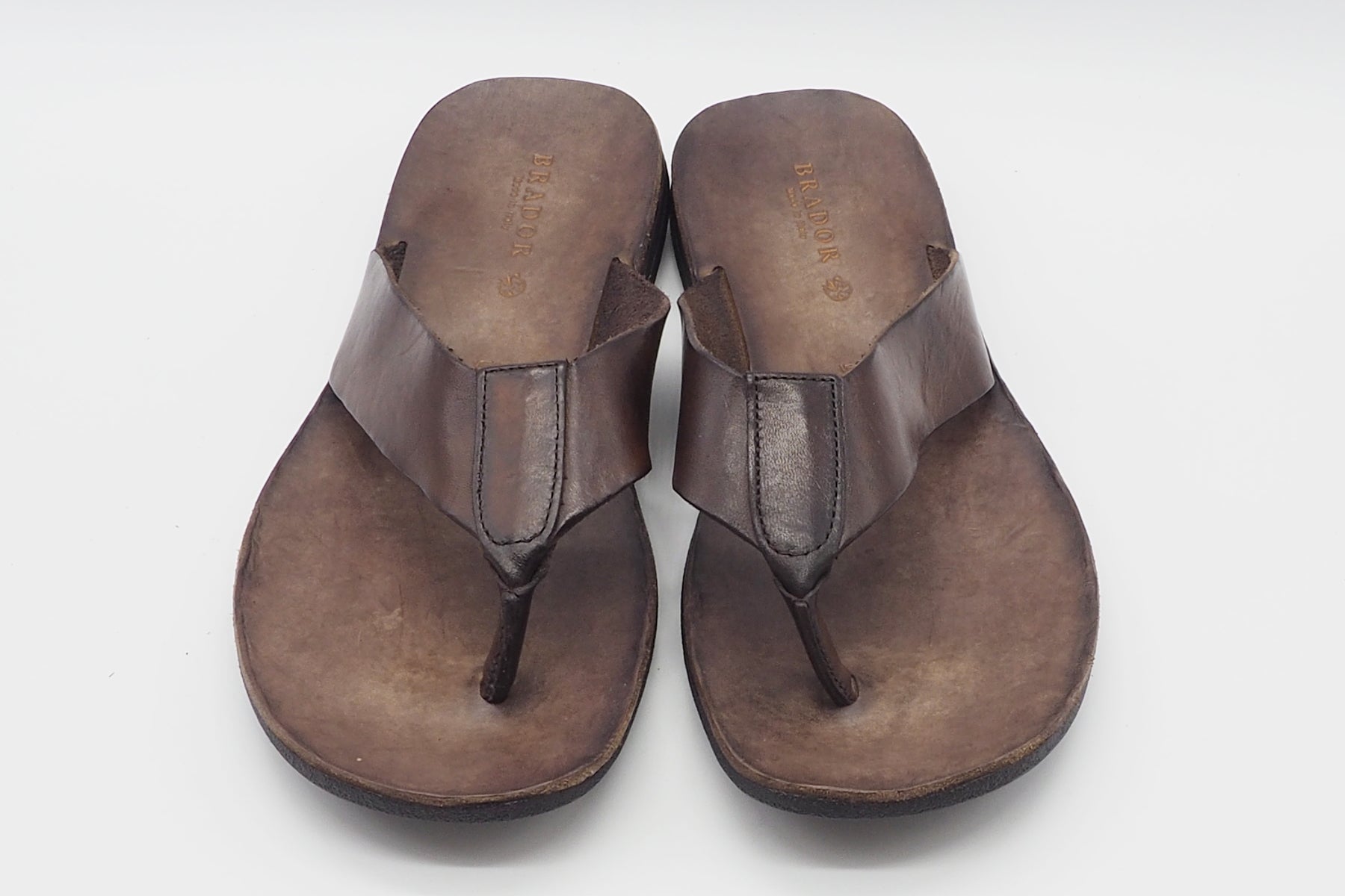 Herren Pantolette mit Zehentrenner aus Leder in Rotbraun - Handgemacht Herren Sommer Schuhe Brador