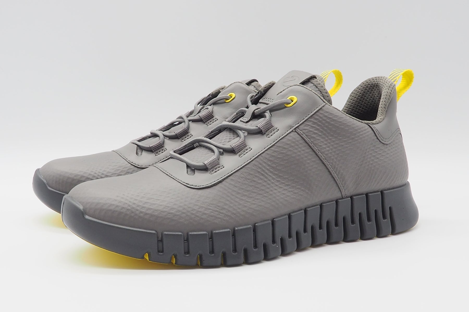 Herren Sneaker aus geprägtem Leder in Grau - Gruuv Herren Sneaker Ecco