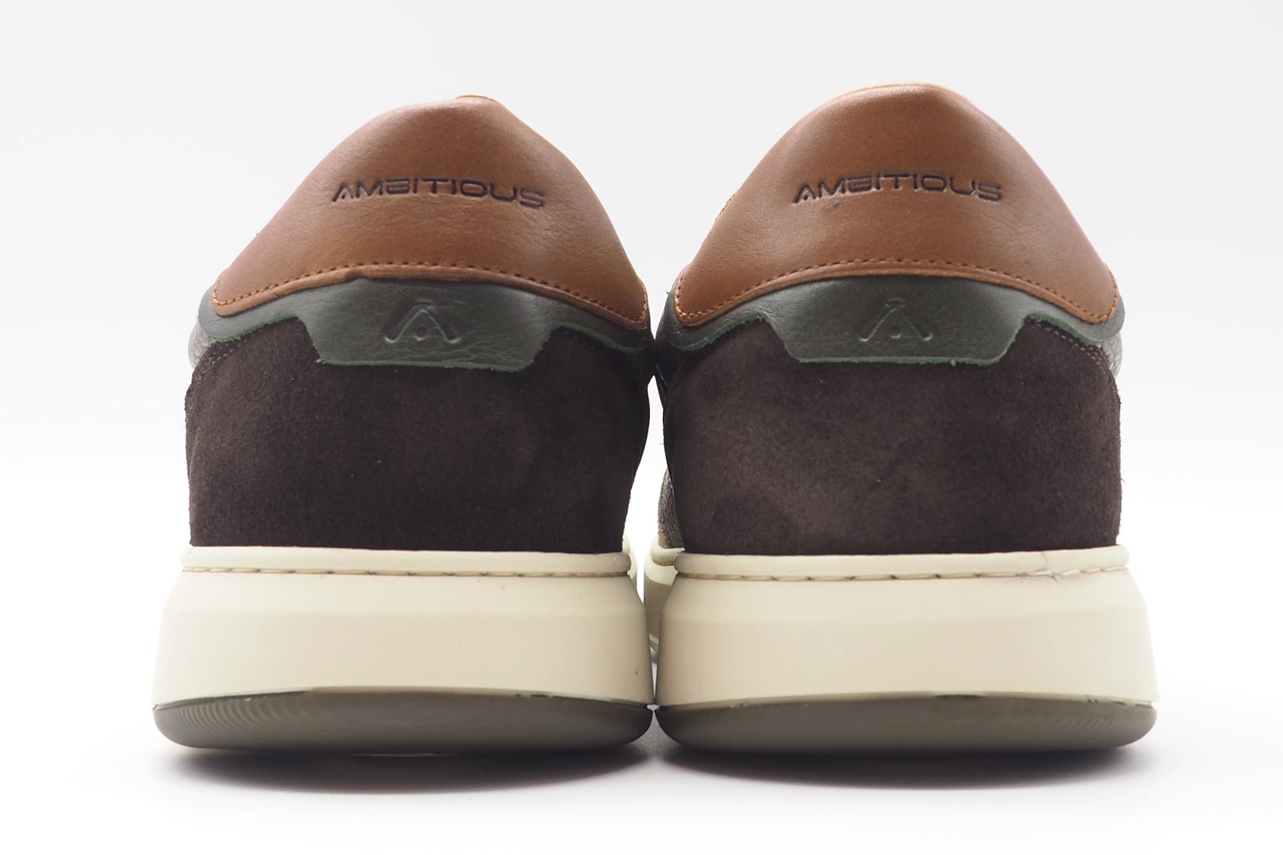 Herren Sneaker aus Glattleder in Olivgrün mit Naturgummisohle Herren Sneaker Ambitious