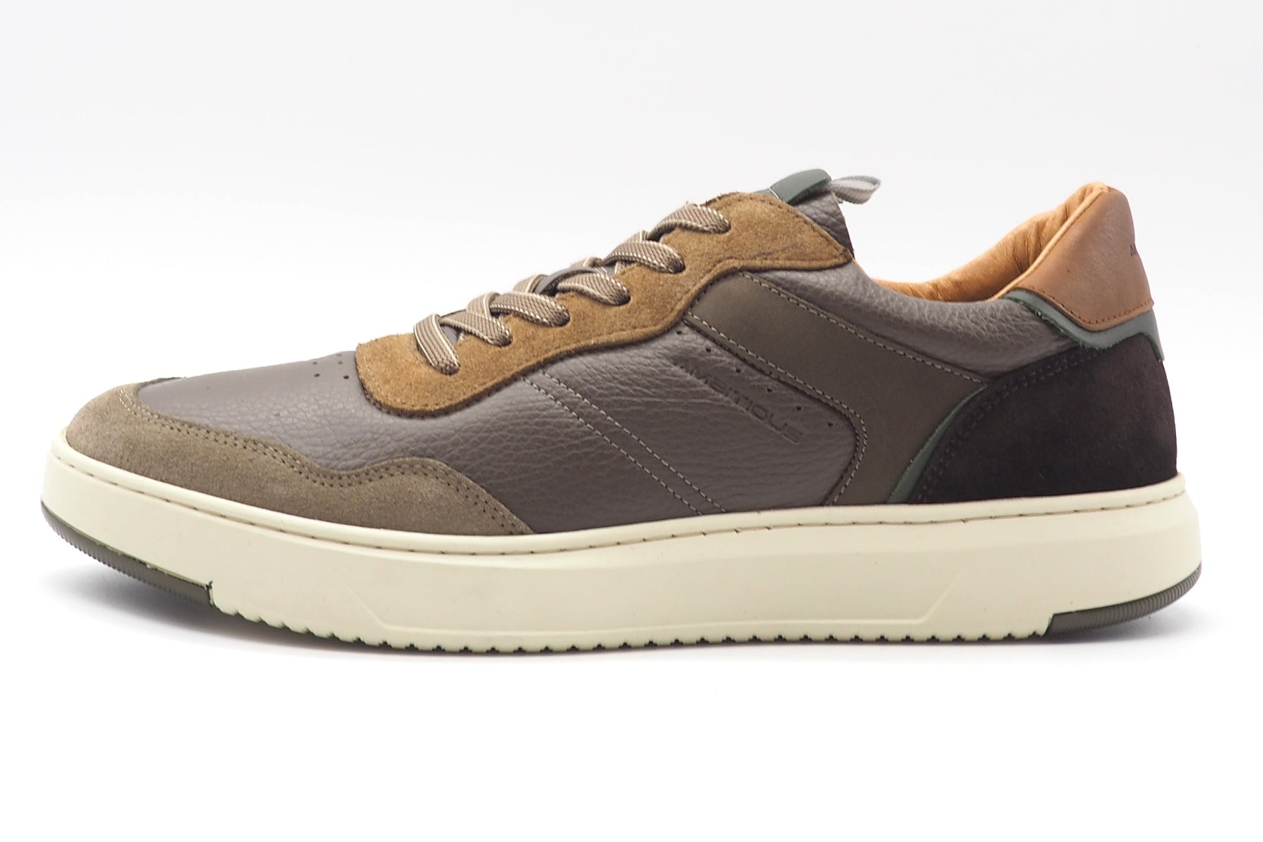 Herren Sneaker aus Glattleder in Olivgrün mit Naturgummisohle Herren Sneaker Ambitious