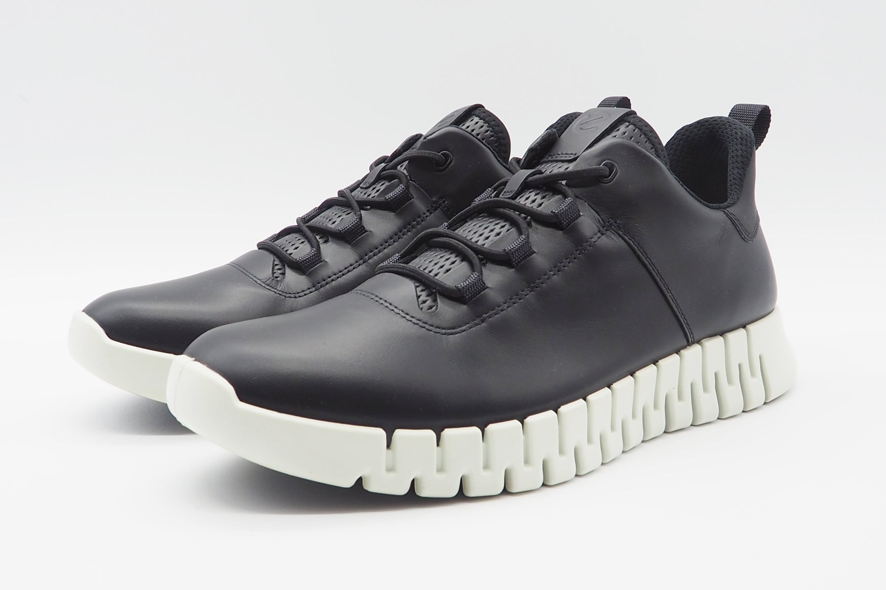 Herren Sneaker aus Glattleder in Schwarz - Gruuv Herren Sneaker Ecco