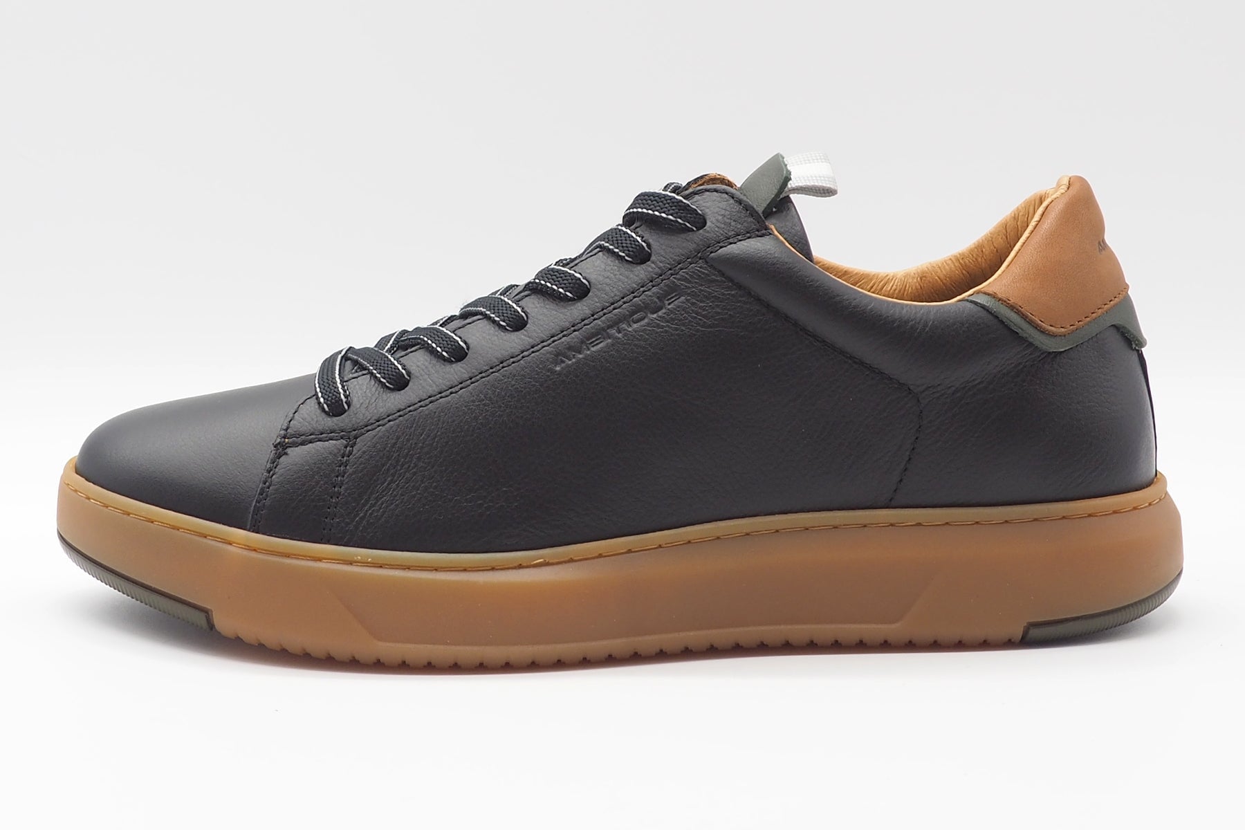 Herren Sneaker aus Glattleder in Schwarz mit Naturgummisohle Herren Sneaker Ambitious