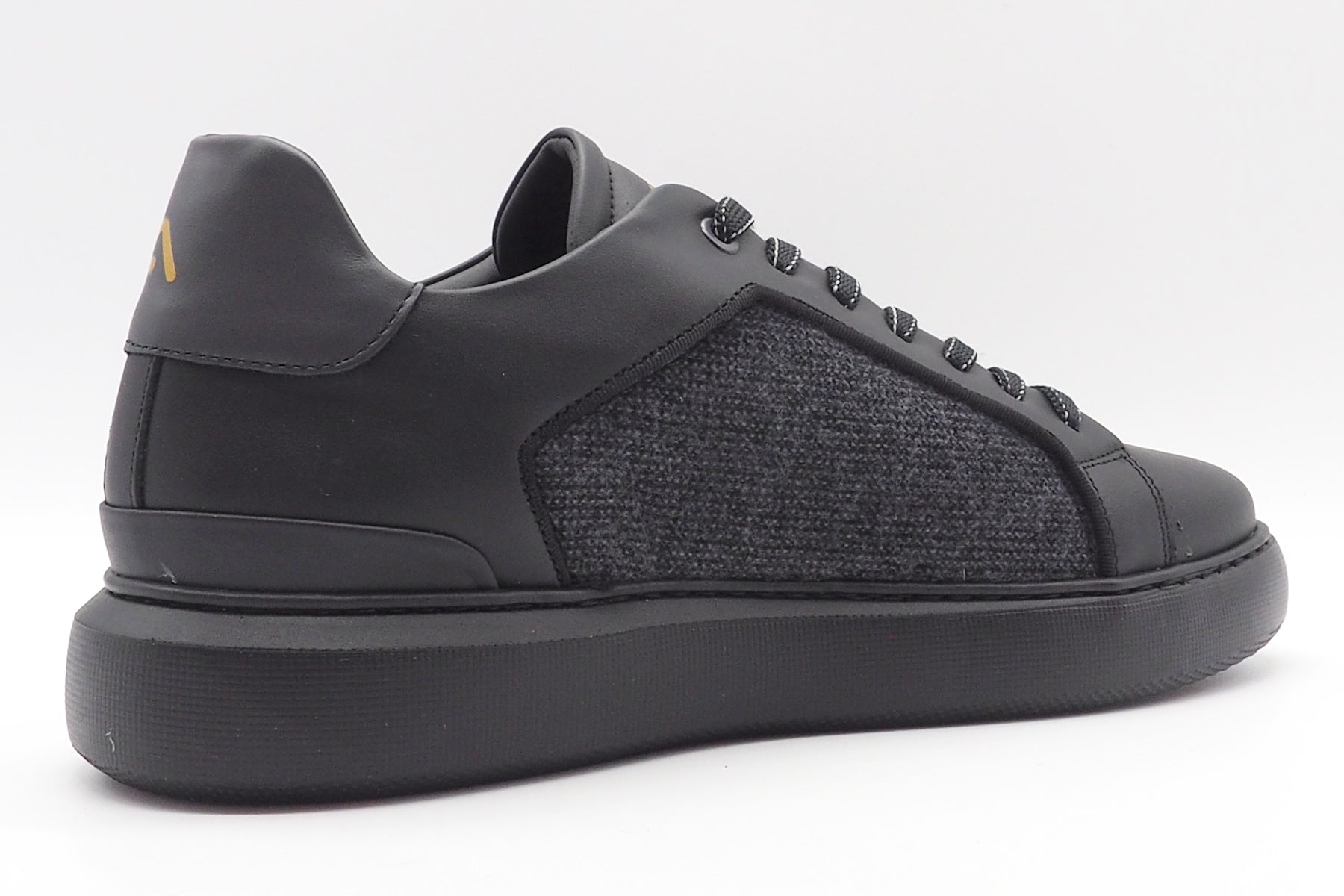 Herren Sneaker aus Leder & Textil in Schwarz Herren Sneaker Ambitious