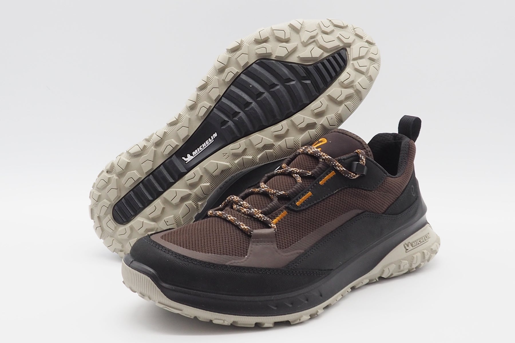 Herren Sneaker aus Textil in Dunkelbraun/Schwarz mit Michelinsohle Herren Sneaker Ecco