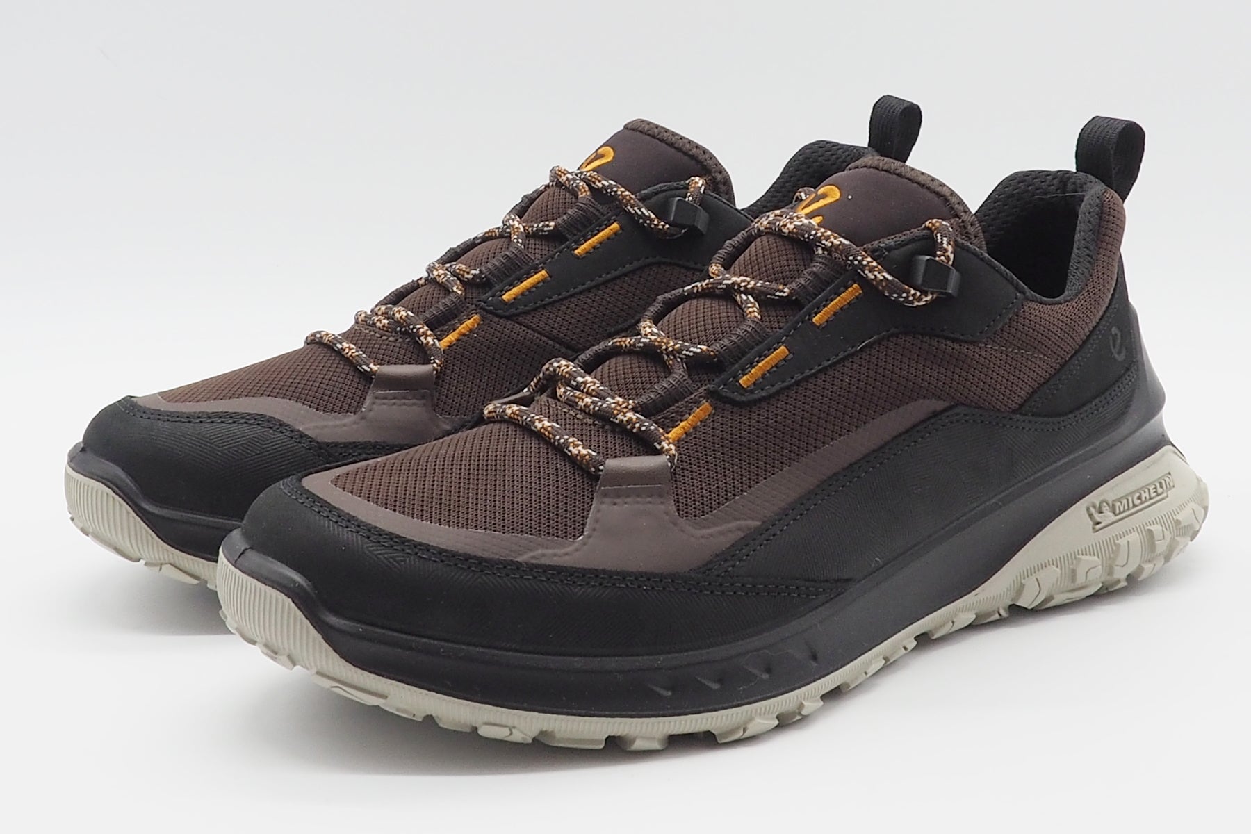 Herren Sneaker aus Textil in Dunkelbraun/Schwarz mit Michelinsohle Herren Sneaker Ecco