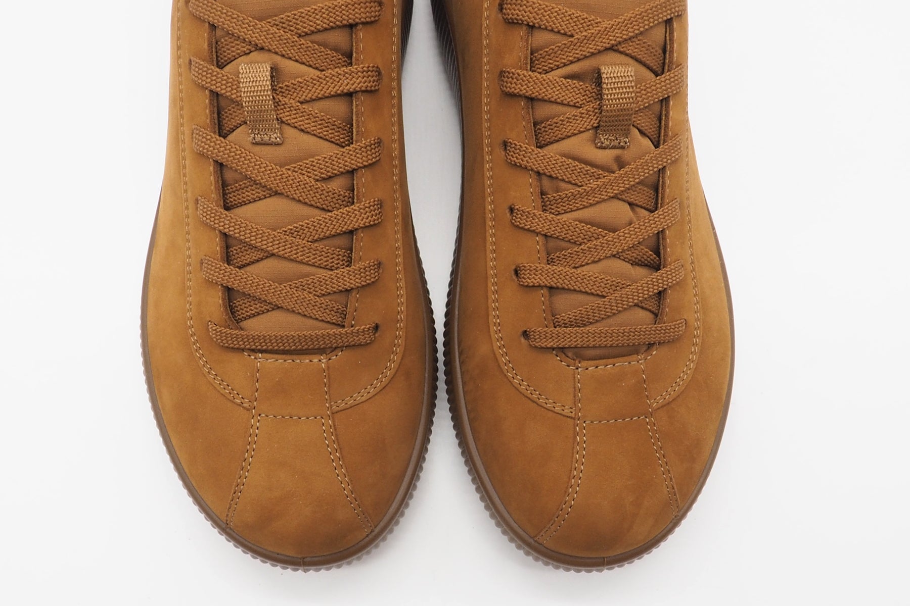 Herren Sneaker im Retrostil aus Nubukleder in Cognnac Herren Sneaker Ecco