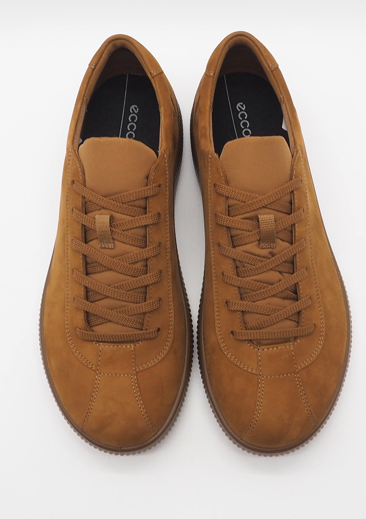 Herren Sneaker im Retrostil aus Nubukleder in Cognnac Herren Sneaker Ecco