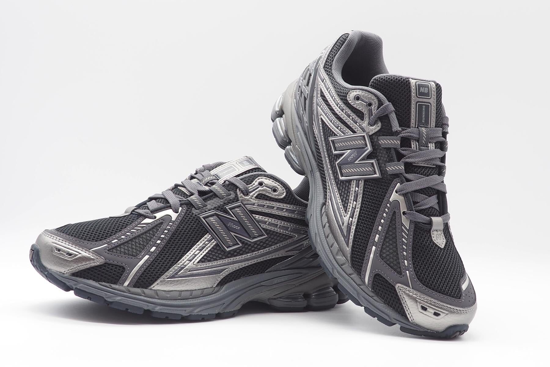 Herren Sneaker M1906 RES aus Mesh in Schwarz & Silber - Limited edition Herren Sneaker New Balance