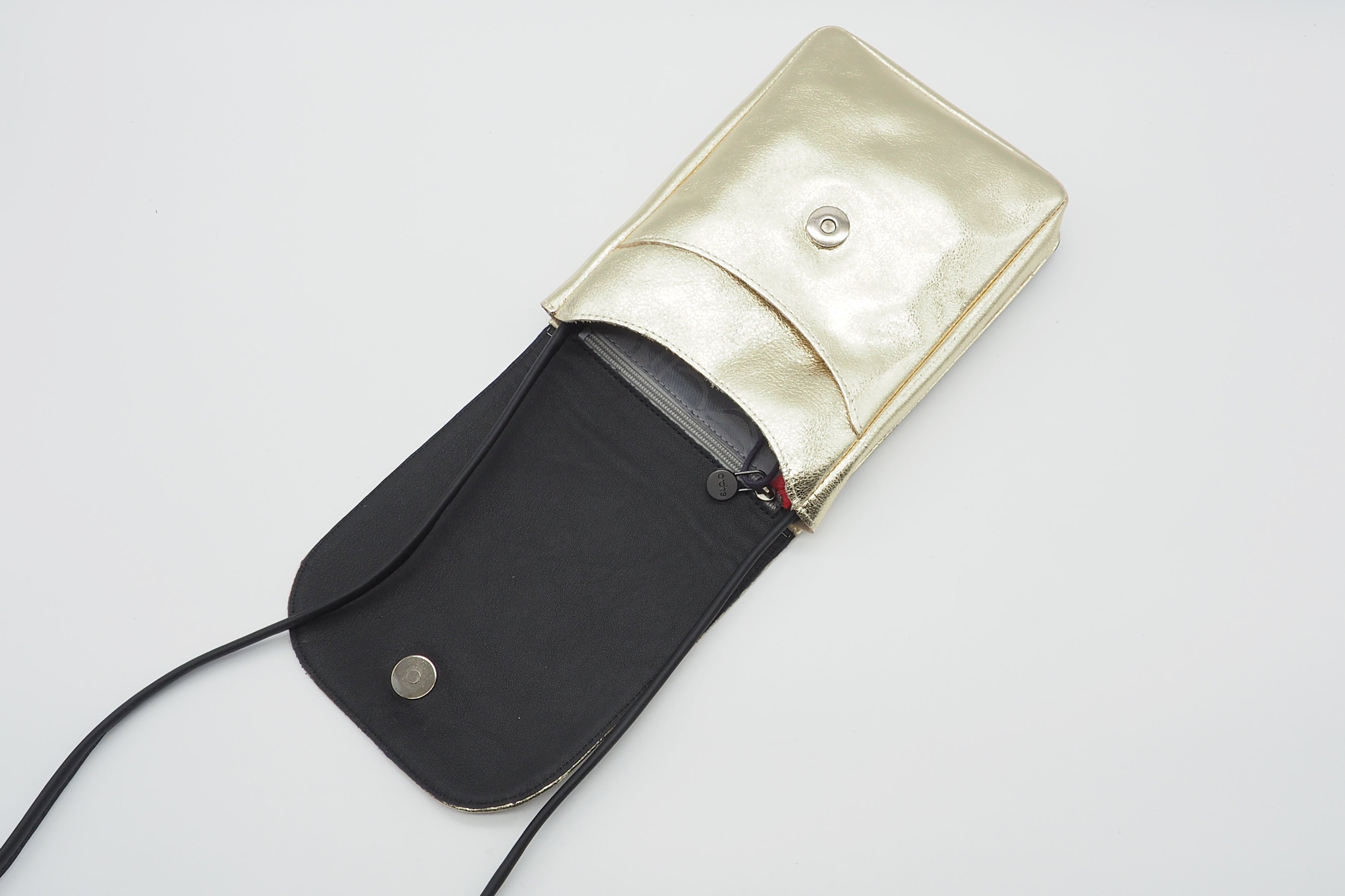 Lässige Crossbodytasche aus Metallicleder in Gold - Adily Taschen Crossbody & Schultertaschen Arche