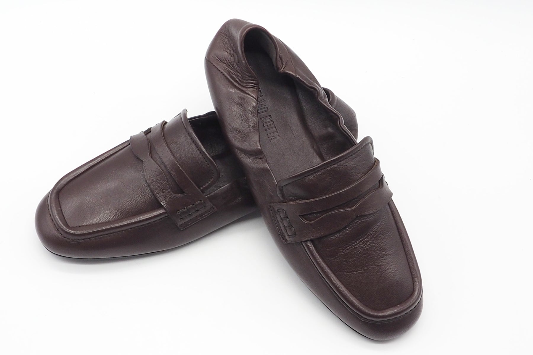 Lässiger Damen Moccassin aus Velours in Braun mit Nieten & Steinen Damen Loafers & Schnürer Strategia