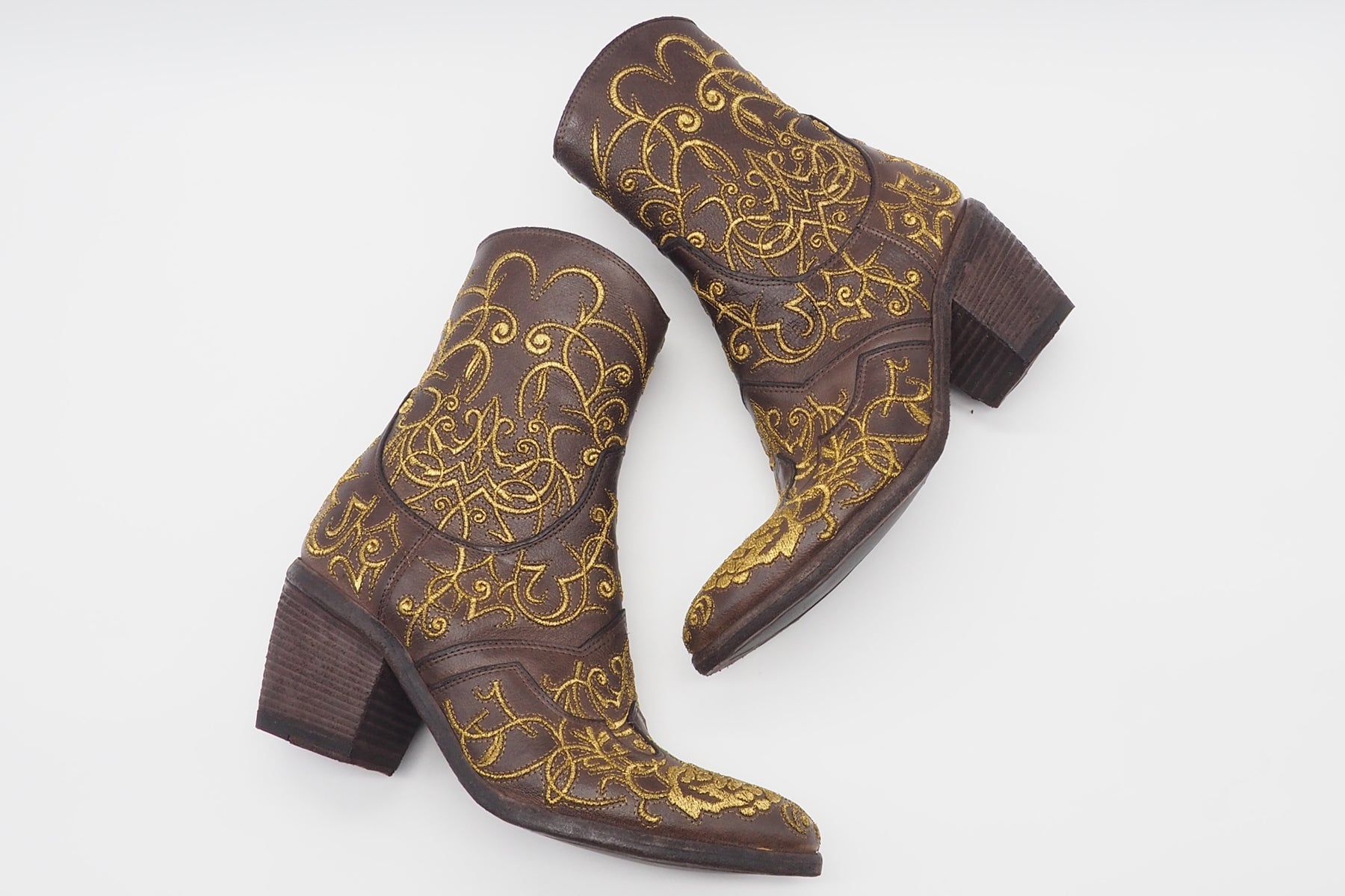 Opulent mit Gold bestickte braune Damen Stiefeletten im Westernstil - Hand gefertigt Damen Stiefeletten Fauzian Jeunesse