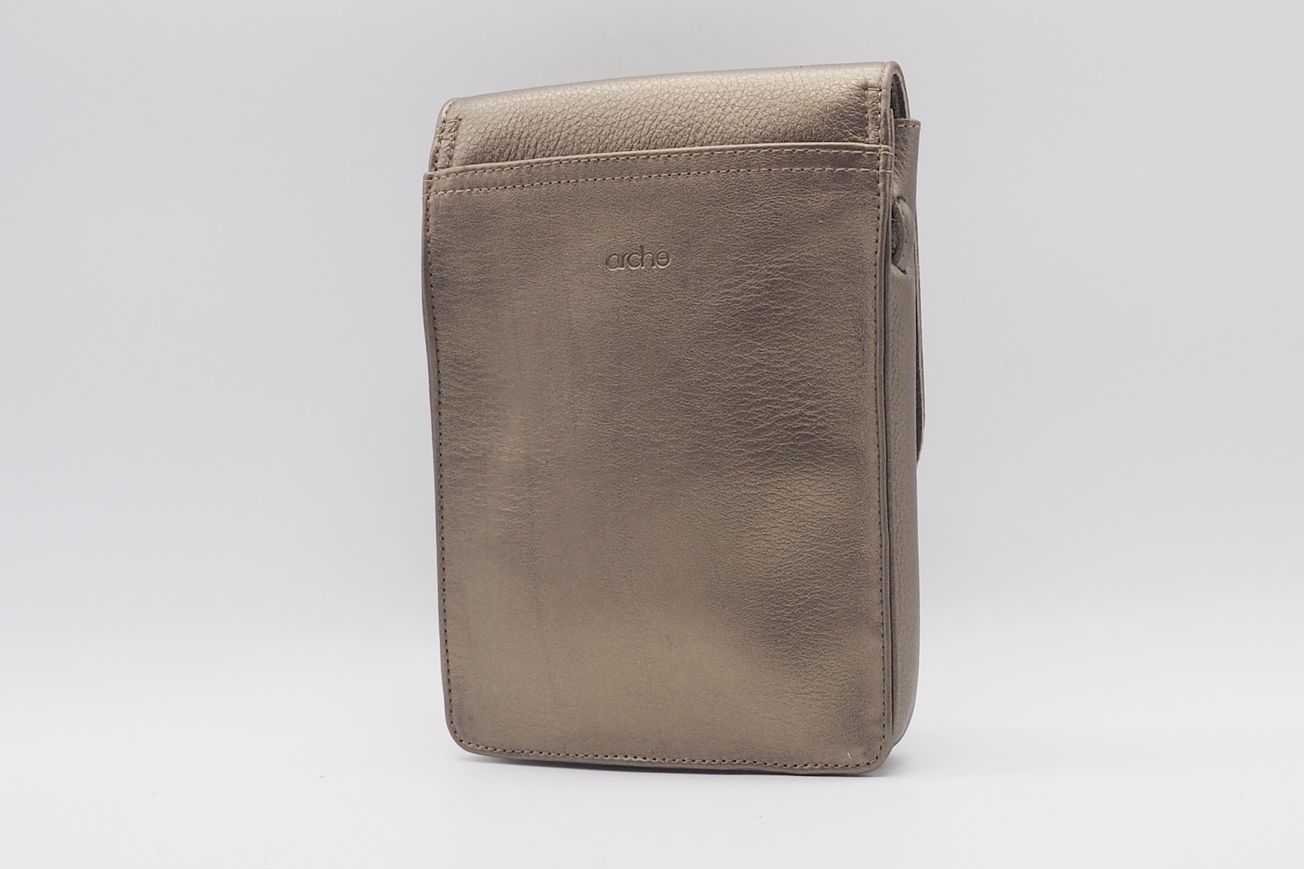 Praktische Crossbodytasche aus Metallicleder in Bronze - Adily Taschen Crossbody & Schultertaschen Arche