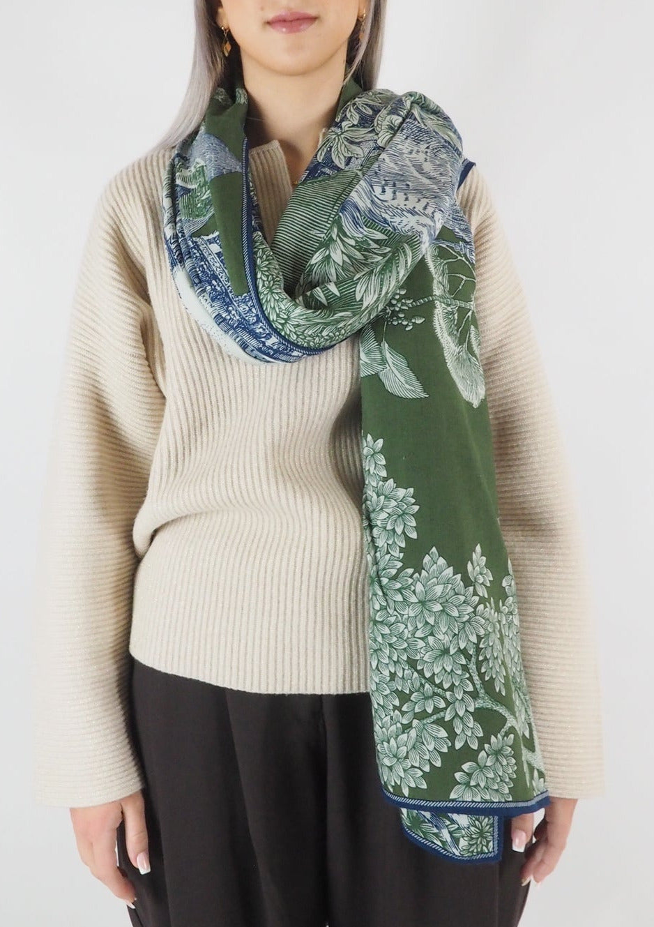 Schal aus Baumwolle & Seide mit historischem Rom-Motiv in Grün - Piranesi Accessoires Tücher & Schals Inoui E.