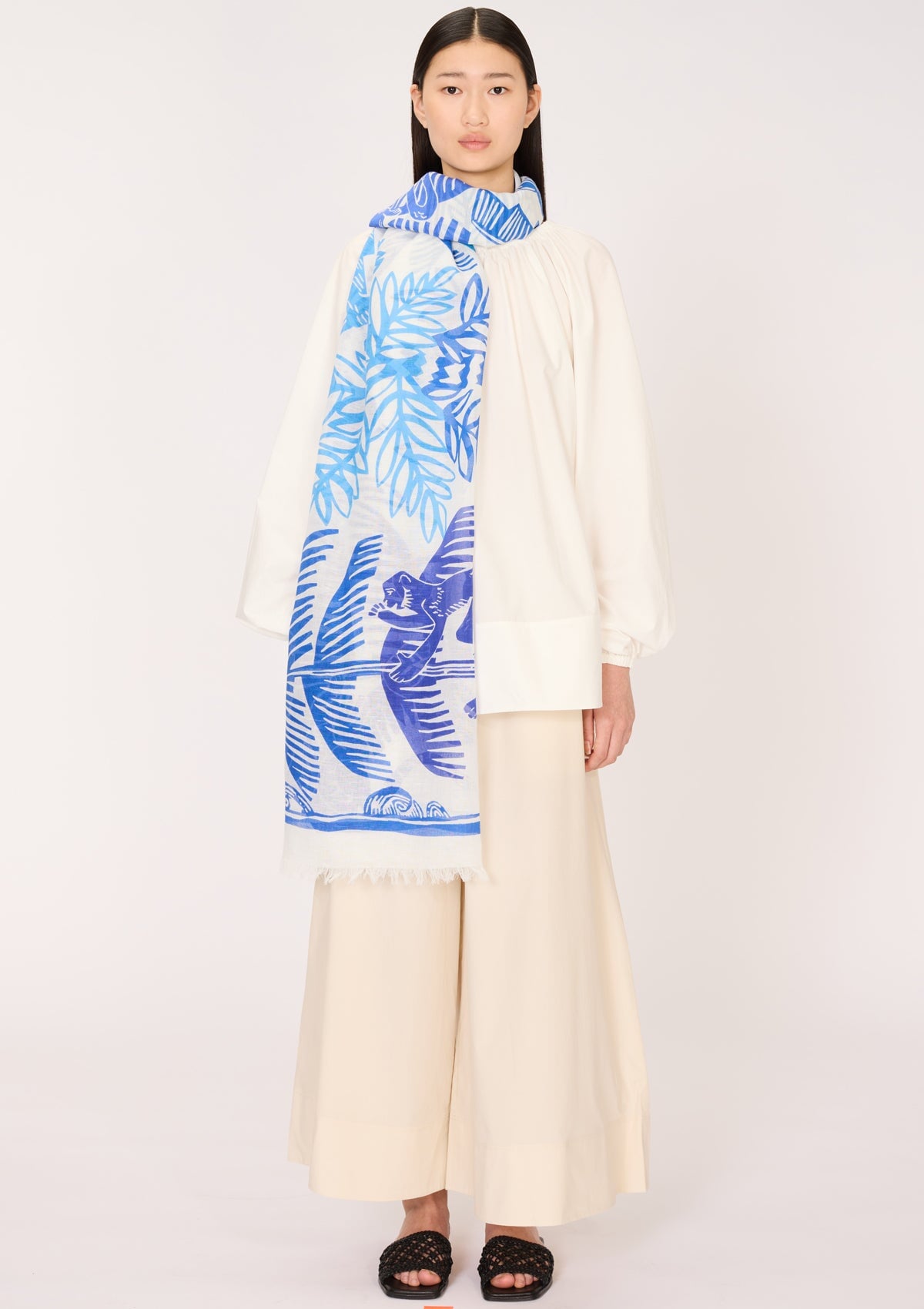 Schal aus Leinen & Baumwolle mit Palmen & Äffchen in Blau - Jungle Accessoires Tücher & Schals Inoui E.