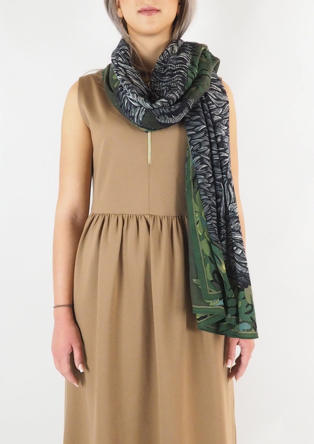 Schal aus Wolle mit Büffelmotiv in Khaki - Walter Damen Accessoires Tücher & Schals Inoui E.